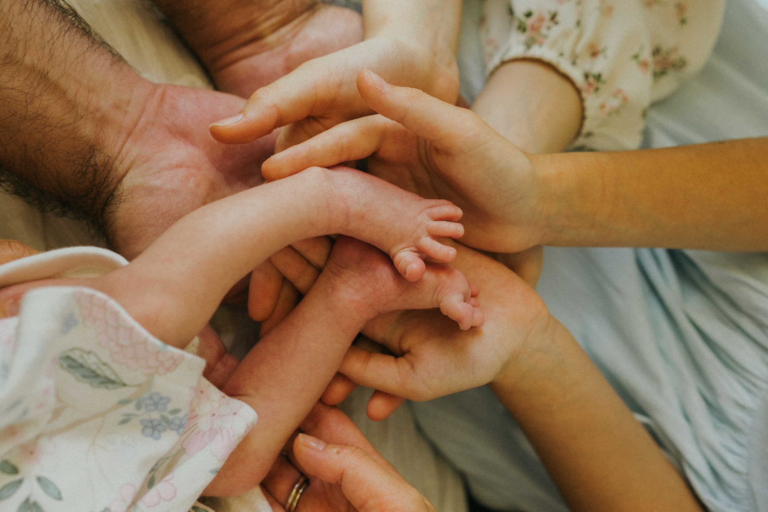 New born photography in Abu Dhabi. Professional Photographer Abu Dhabi, Dubai — Yulia Ismoilova | 2025