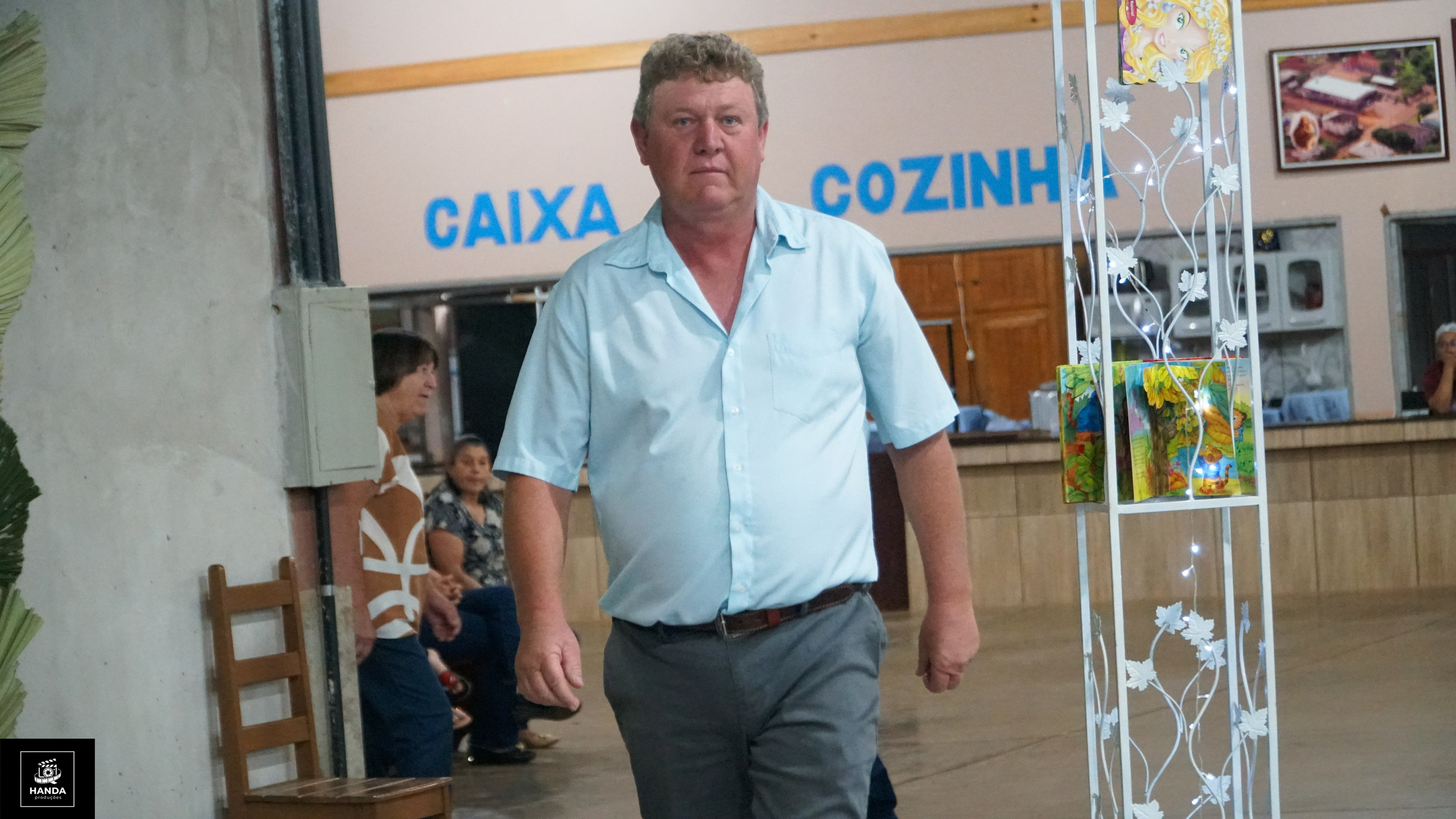 Noite autógrafos colégio Aurélio Buarque de Holanda. Handa Produções