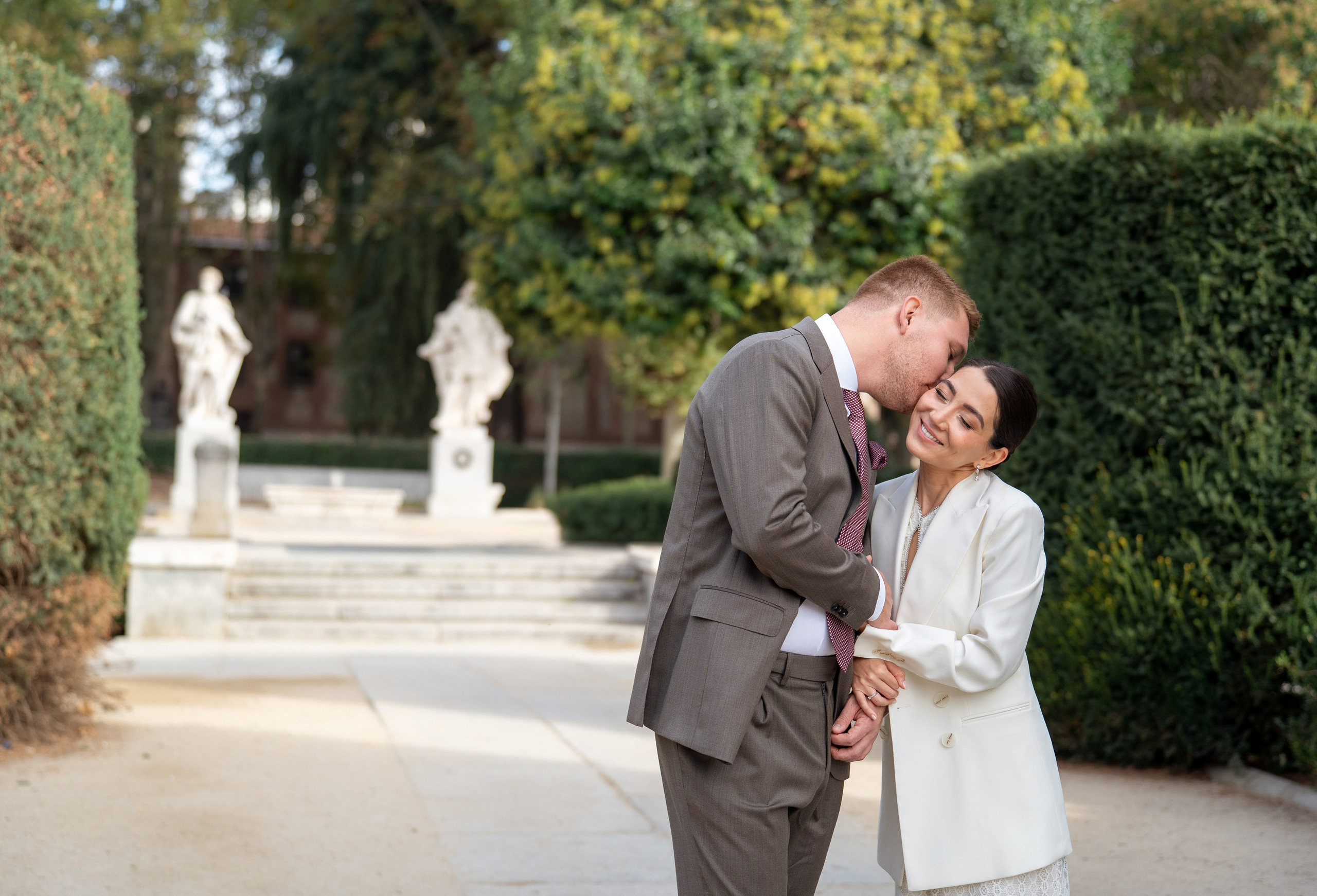 Elopement photoshoot in Madrid city centre. Fotógrafo en Madrid, España. Alyona Belyaninova