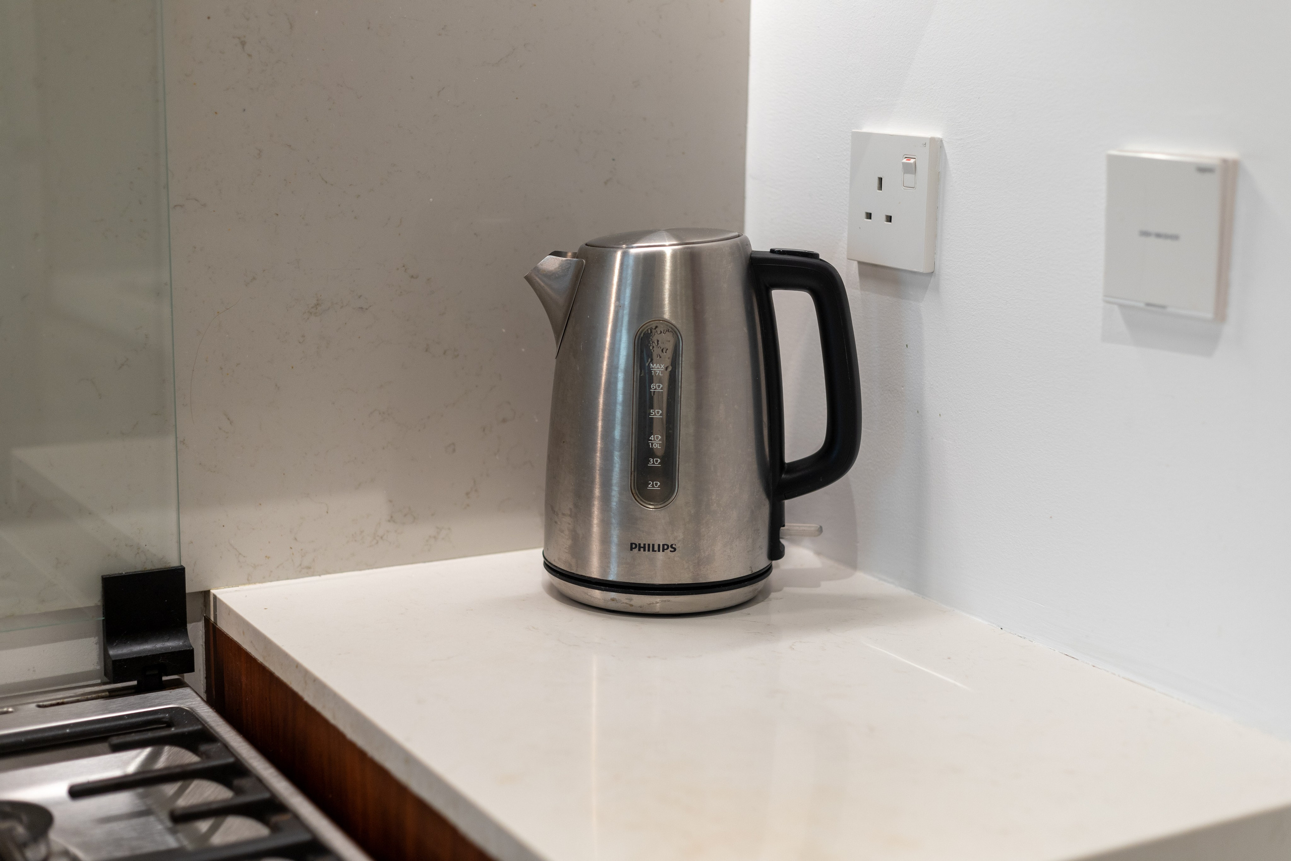 Le Pont 1 — 1BR. Samy Mar Boy │Portrait, Automotive and Real Estate Photographer