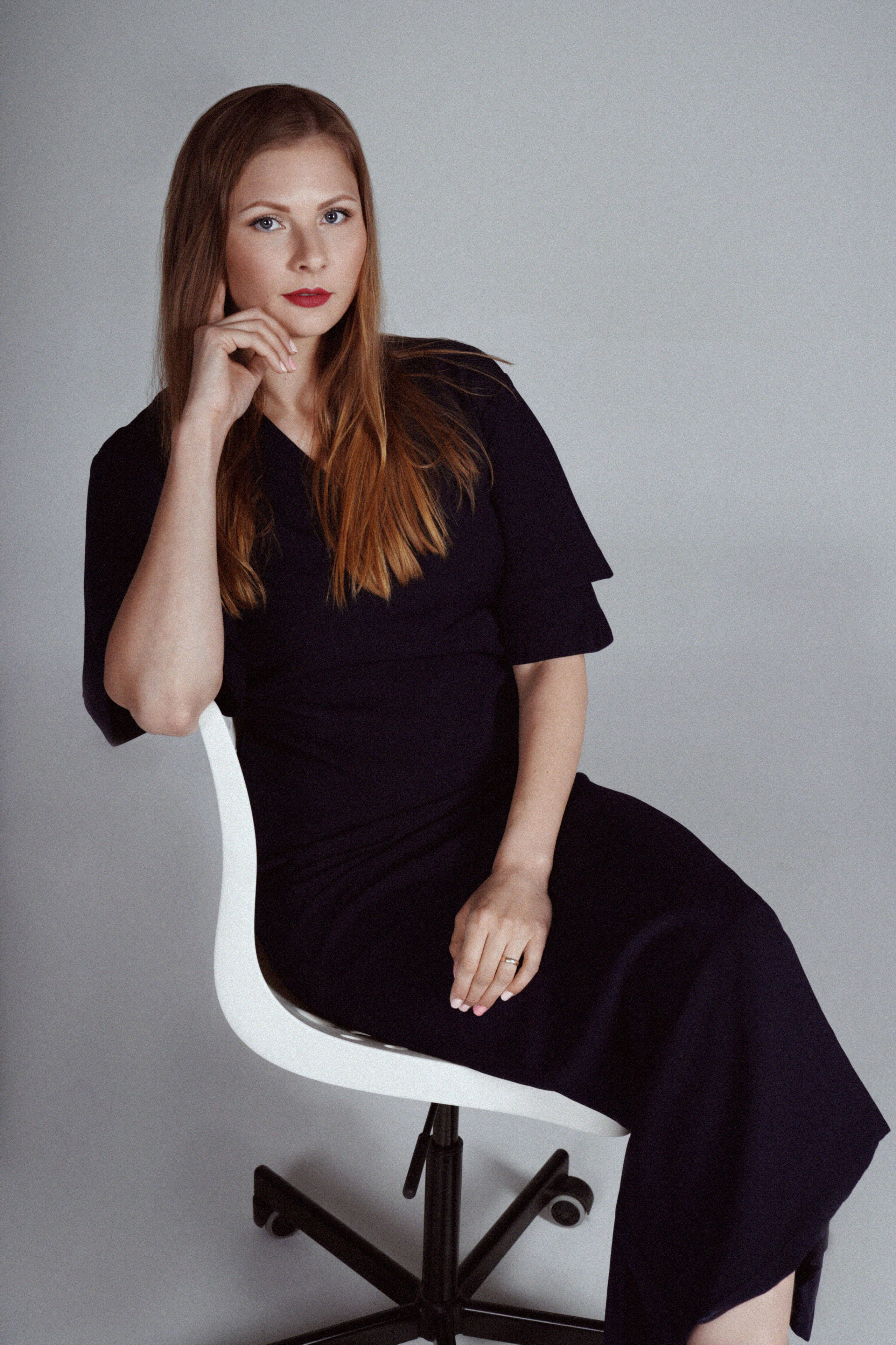 Black dress. Newborn, Family and Portrait Photographer (Raleigh, Cary, Apex)