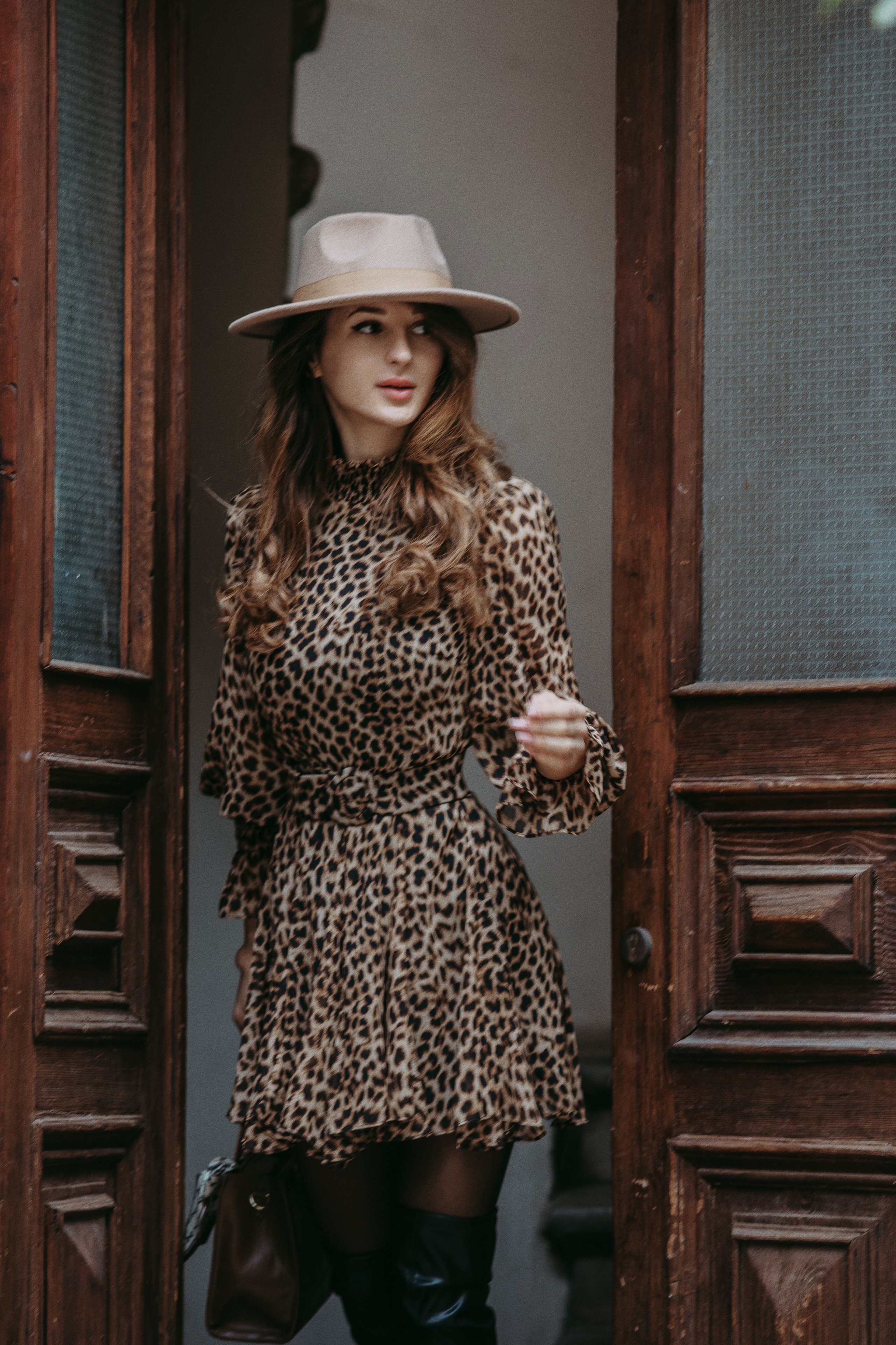 Model Anyuta KZM at Neve Tzedek, Tel Aviv. George TLV — Professional photographer and retoucher in Israel