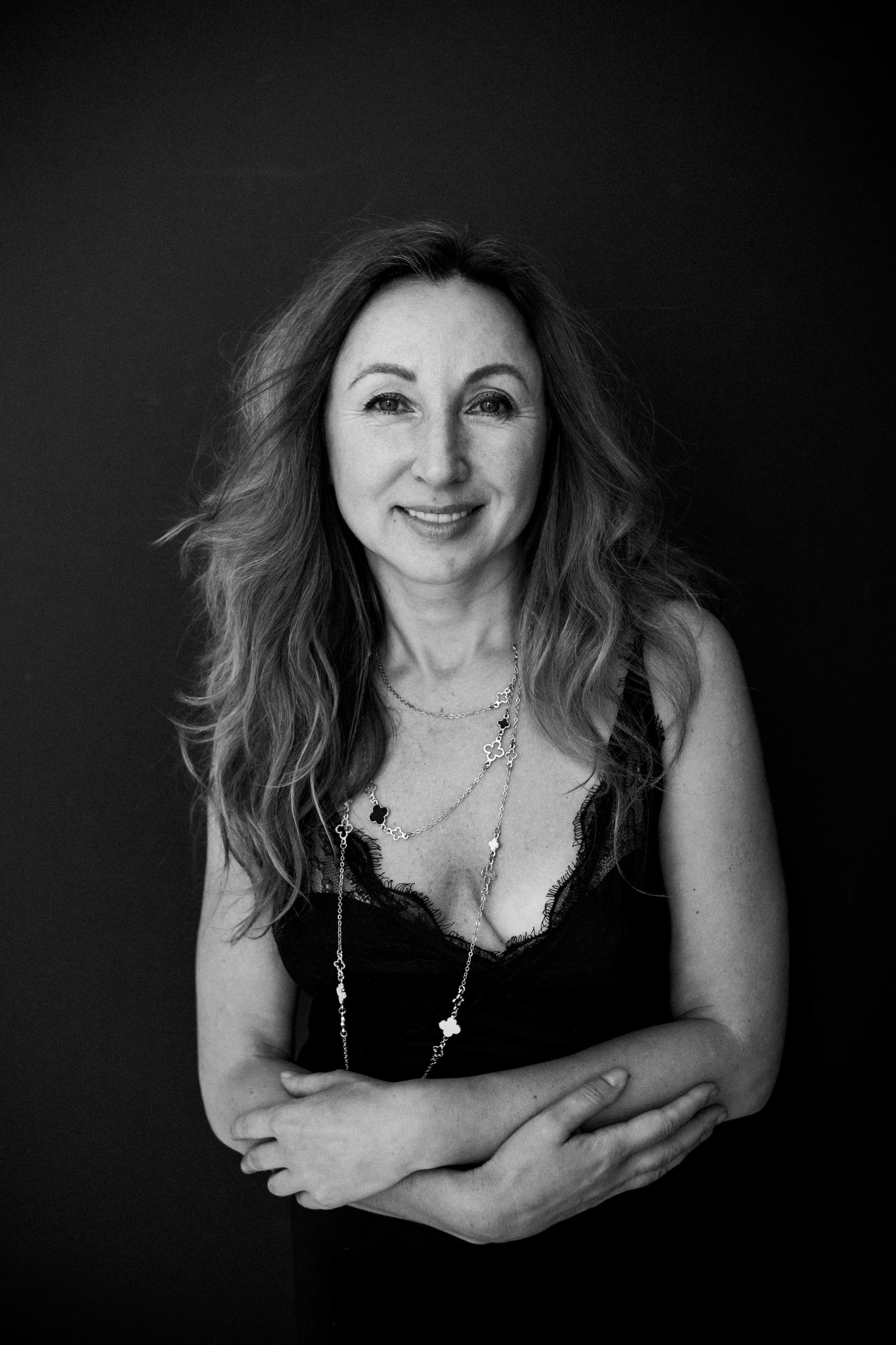 K. Rawnoir- Portrait photography by Daria Paliy.Timeless black&white portraits of women in NYC area