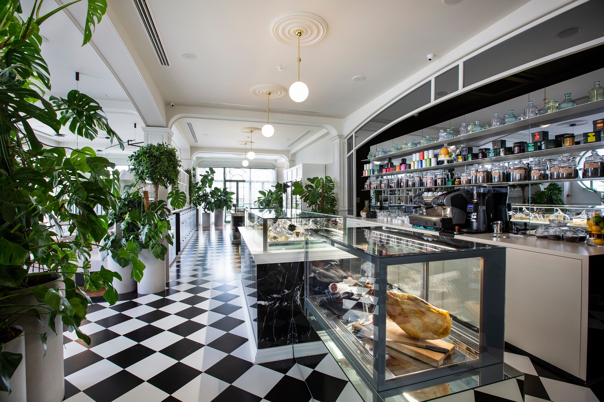 L’Avenue restaurant. Elmar Mustafazadeh Photography