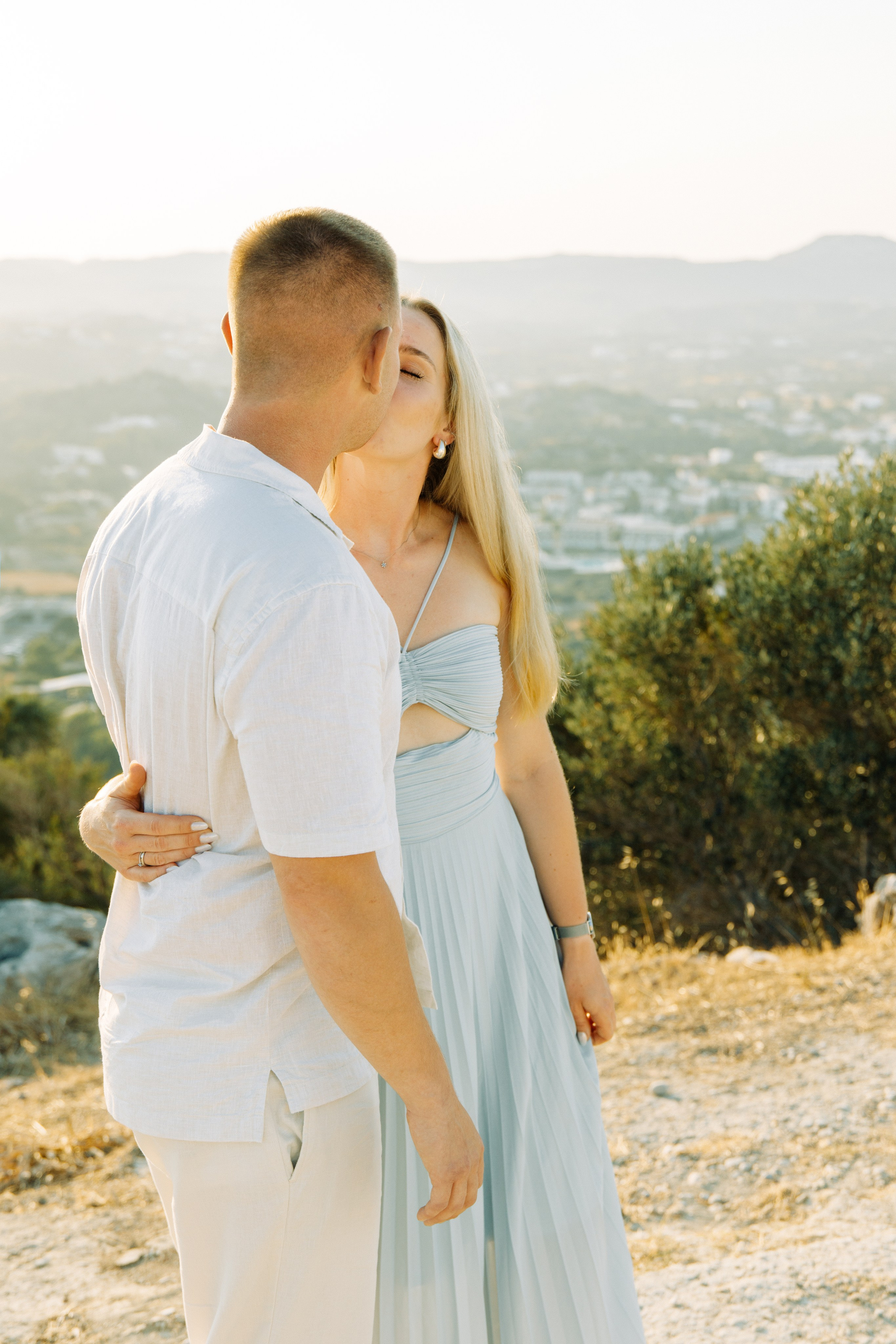 Alina and Joshua. Renate Woeste | Wedding planner in Rhodes. Creating dream weddings by the sea. Let’s make your special day unforgettable