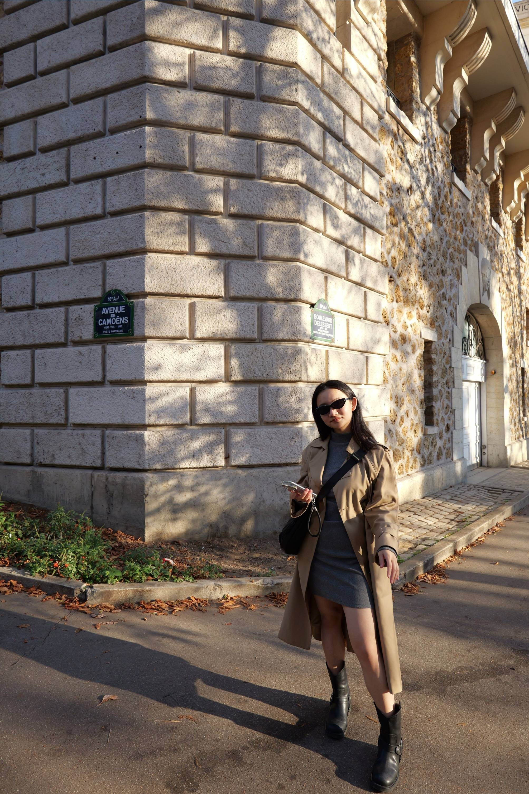 UrbanFrames. Lifestyle & Travel Portrait photography in Paris Shyl