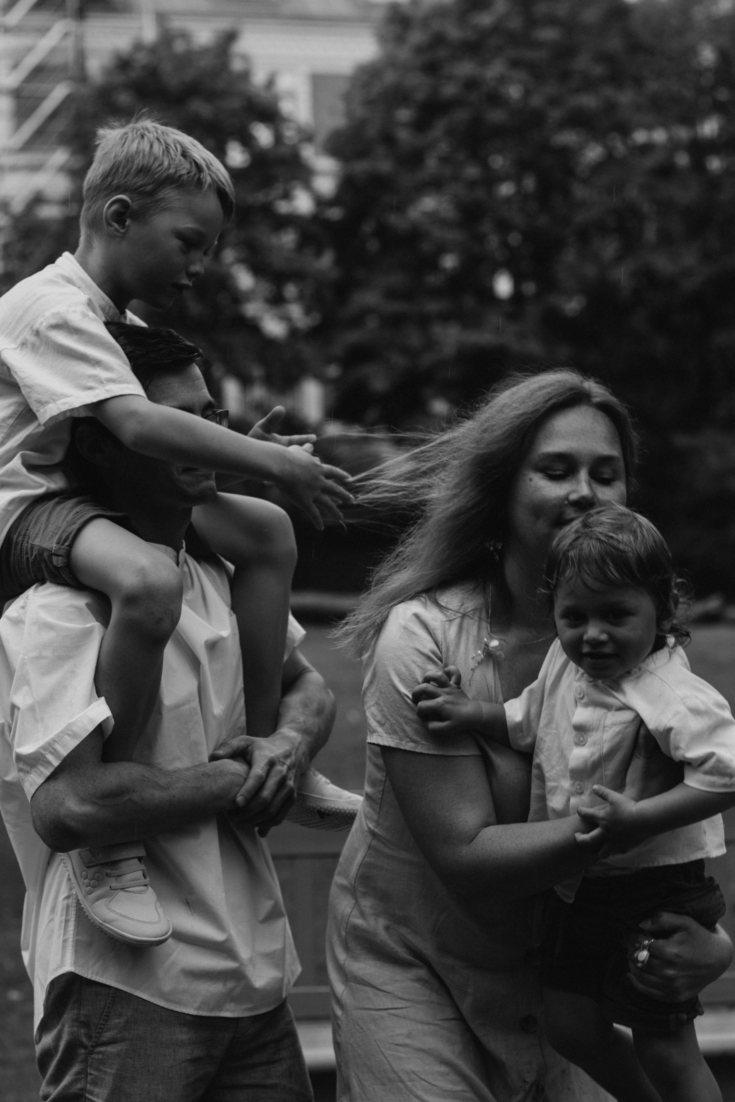 Kaivopuisto. Wedding and potrait photographer in Helsinki Vickan O