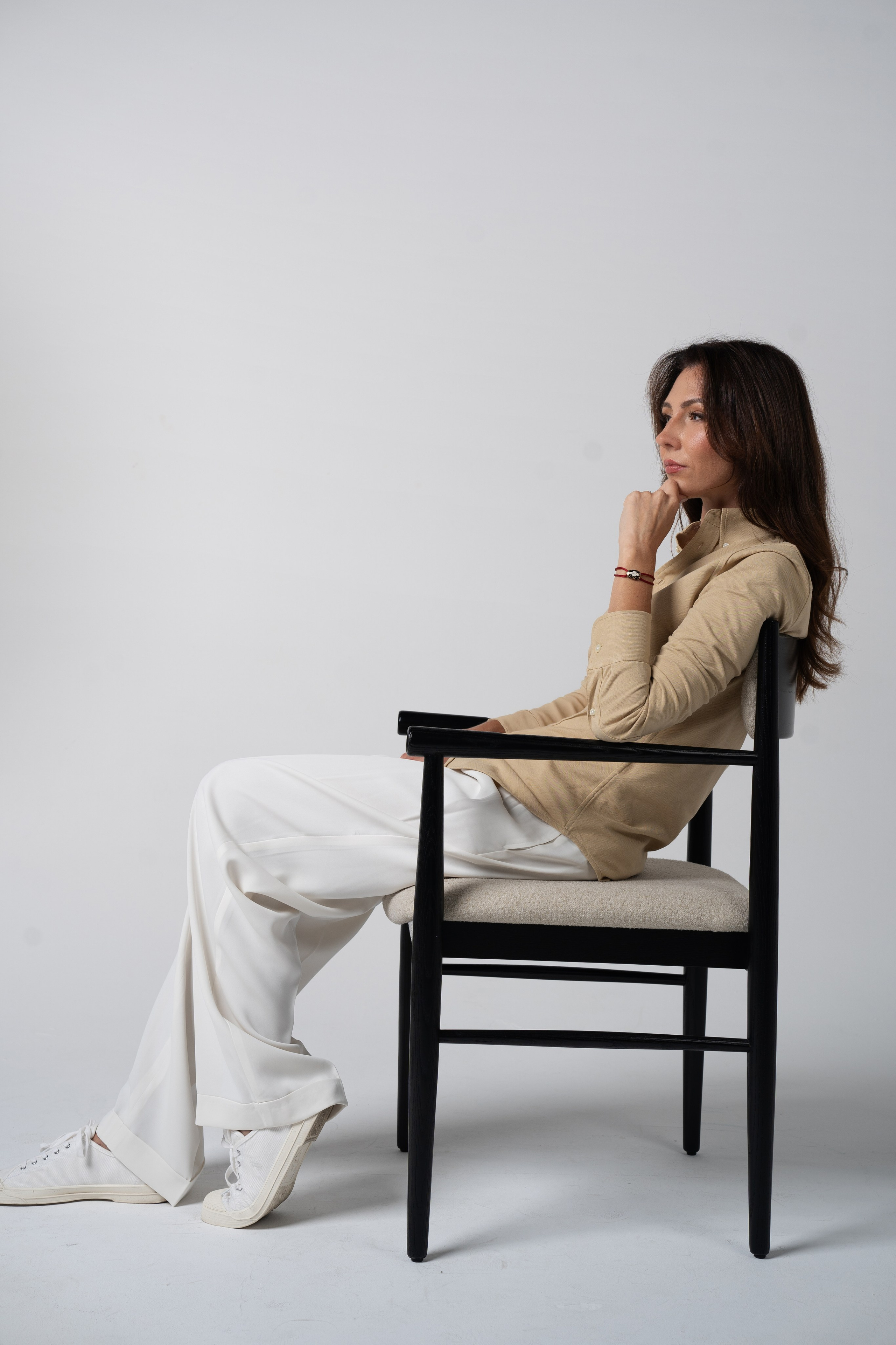 Personal Photoshoot in Abu Dhabi — Portraits That Reflect You. Mariia Safronova is your photographer in Abu Dhabi and Dubai