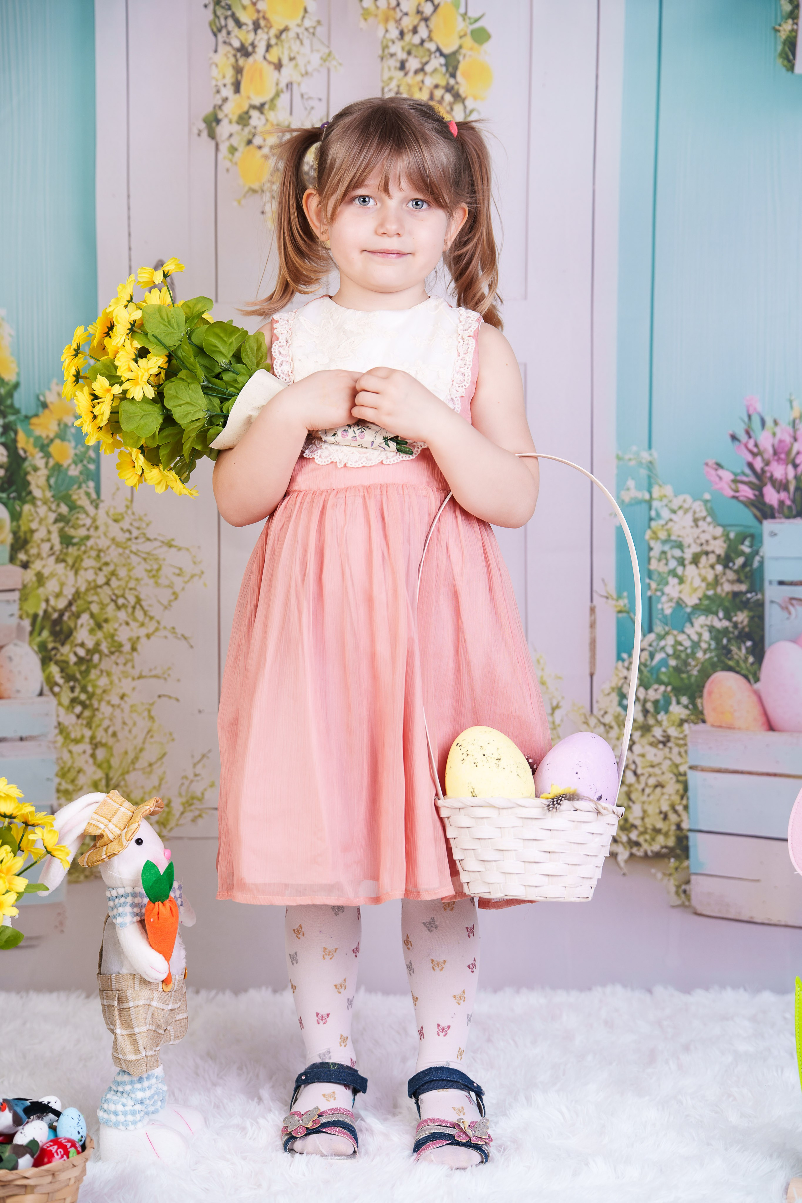 Sedinta foto Paste - Gradinita Miniterra. Liviu Andrei - Fotograf