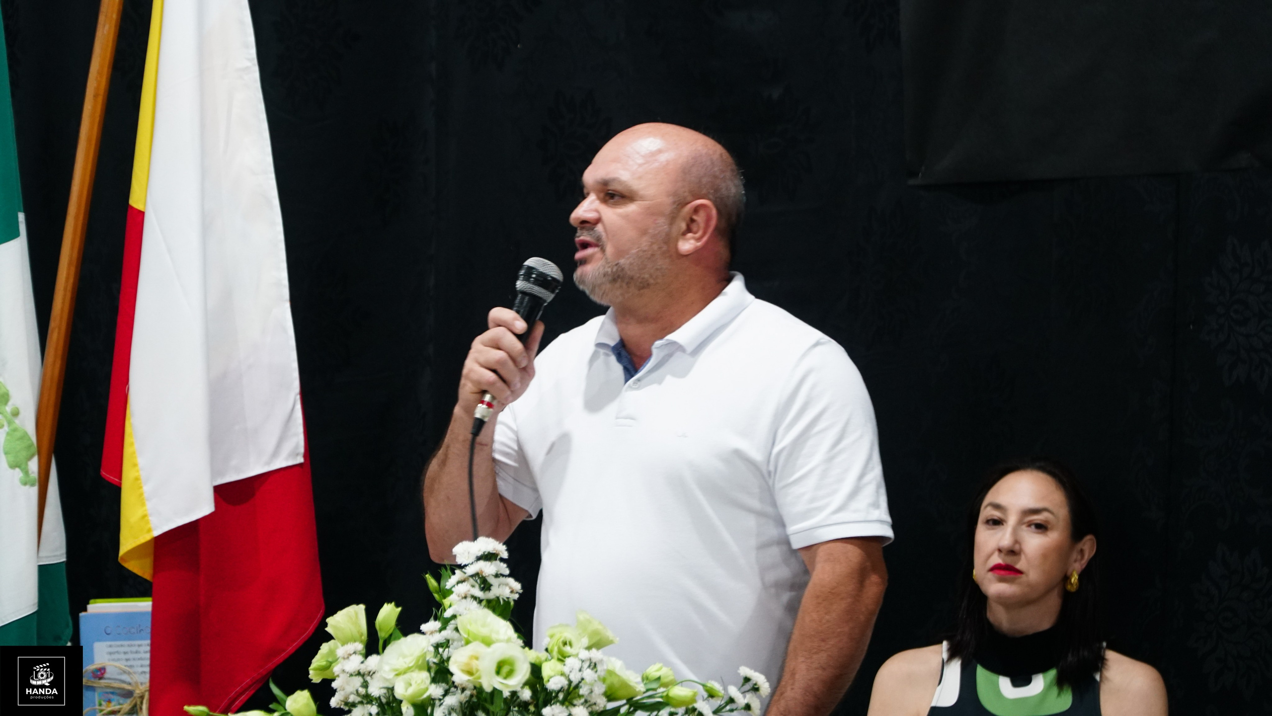 Noite autógrafos colégio Aurélio Buarque de Holanda. Handa Produções