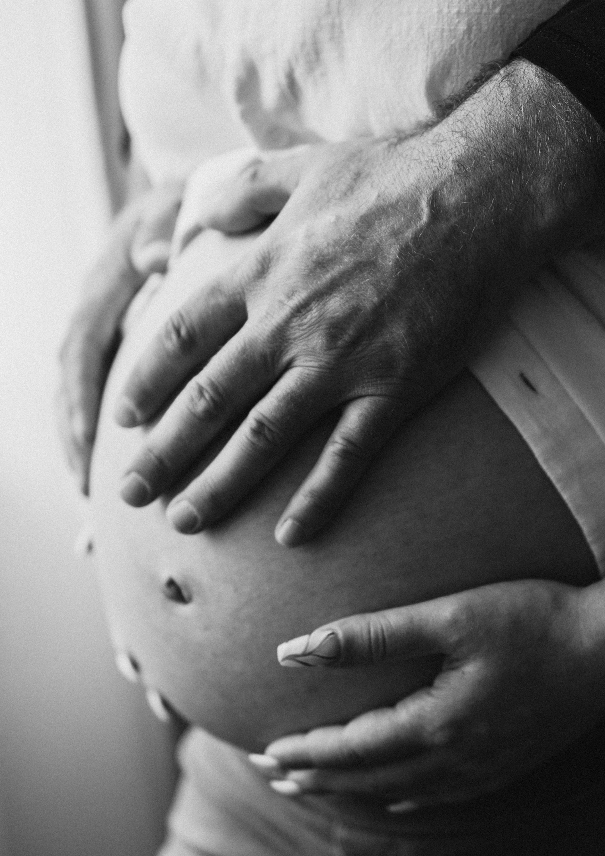 Ședințe foto pentru gravide. Fotograf de familie în Oradea Katsiaryna Ciortan