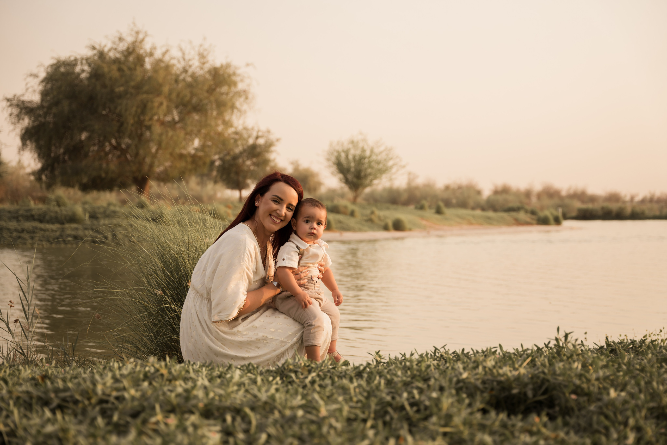 Cake by the Lake. Angela Iakovleva — Family Photographer in Dubai