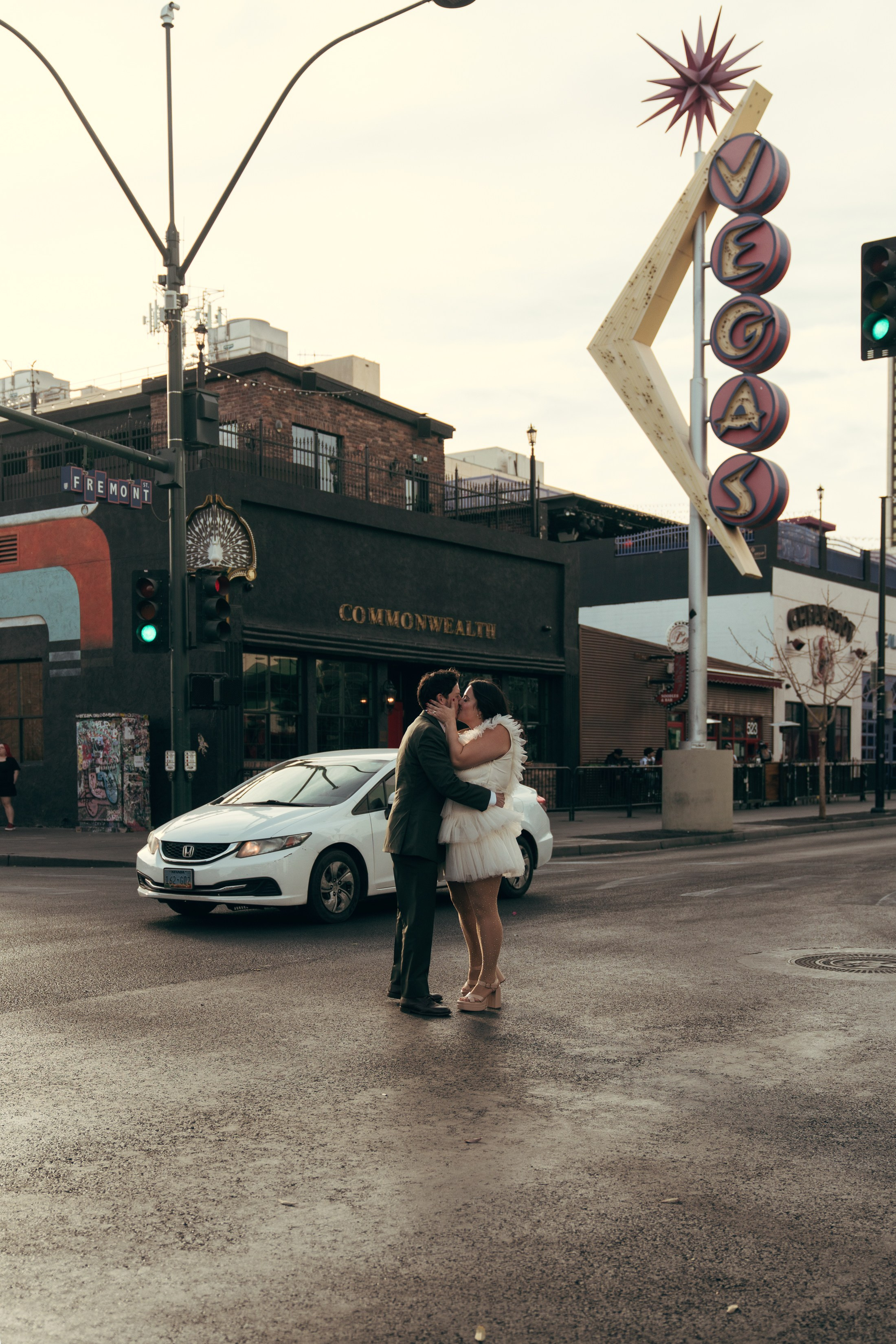Grace&Jesse. Wedding & elopement photographer Viktoriya Kravtsov. Las Vegas