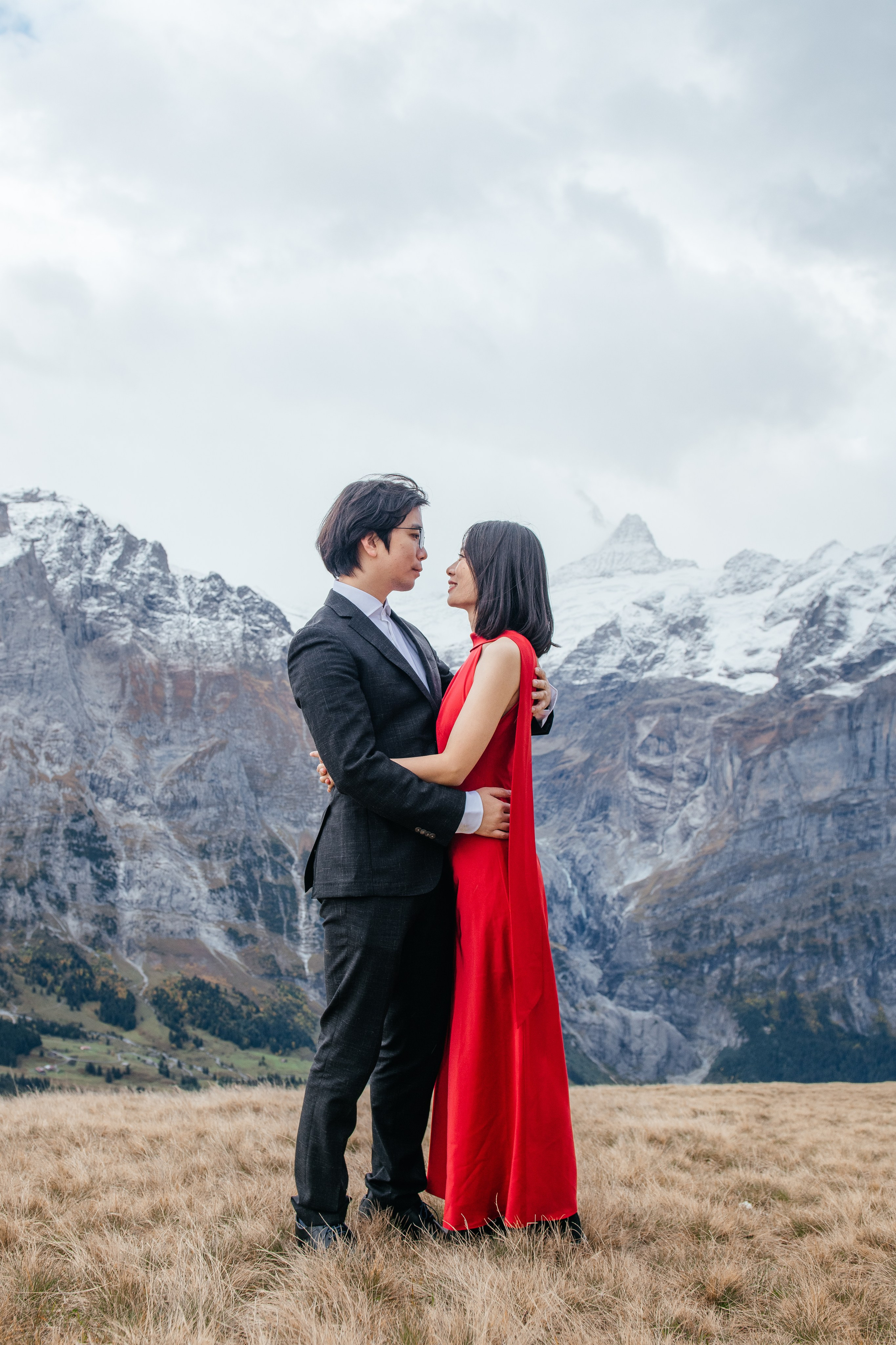 Kaiwen & Xiaoming Grindelwald, Switzerland. I am Elena Altendorfer. Wedding photographer in Zurich and Switzerland