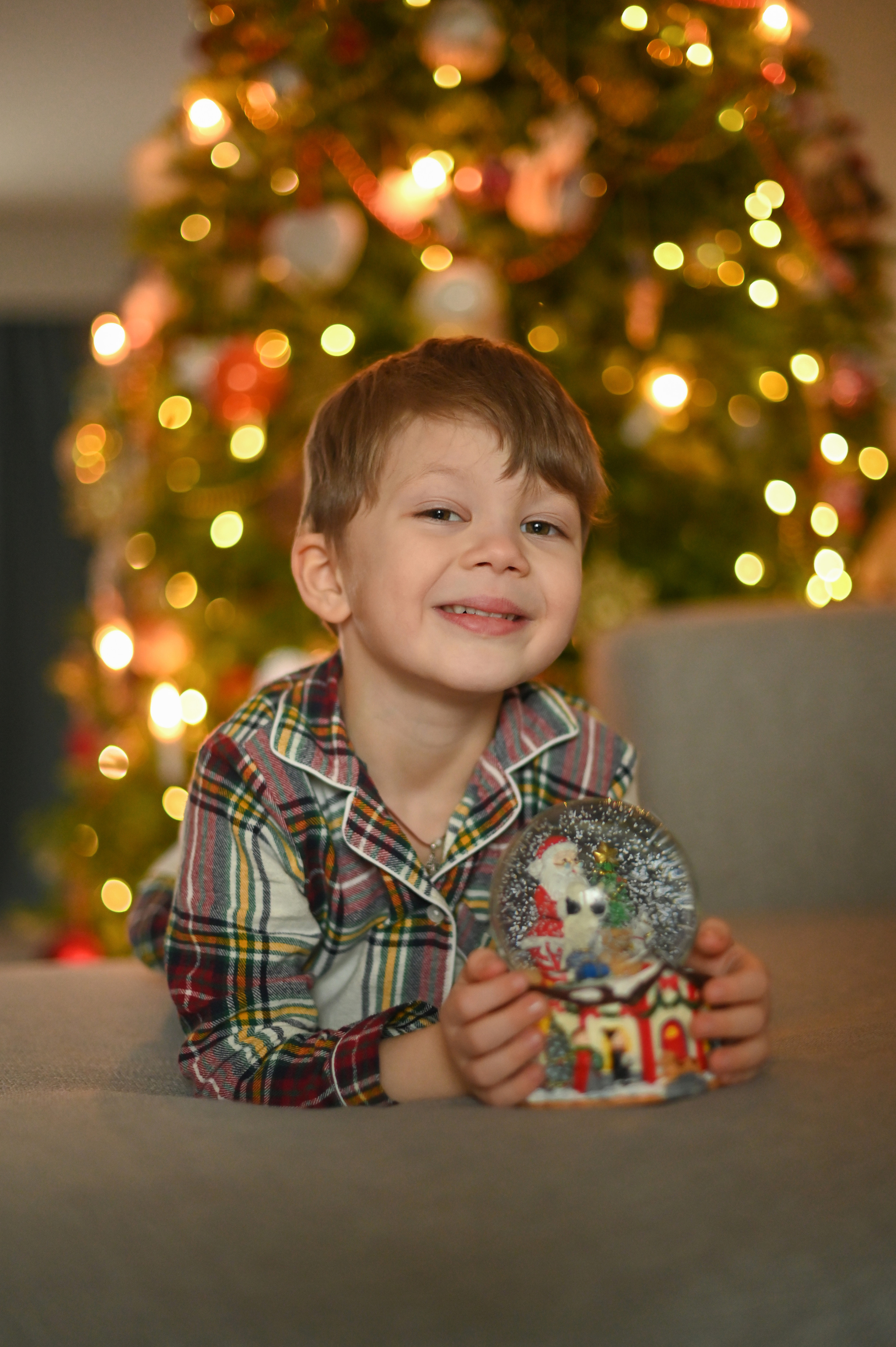 Братья встречают Рождество. Детский и семейный фотограф в финляндии дина пулкка. контент фотограф