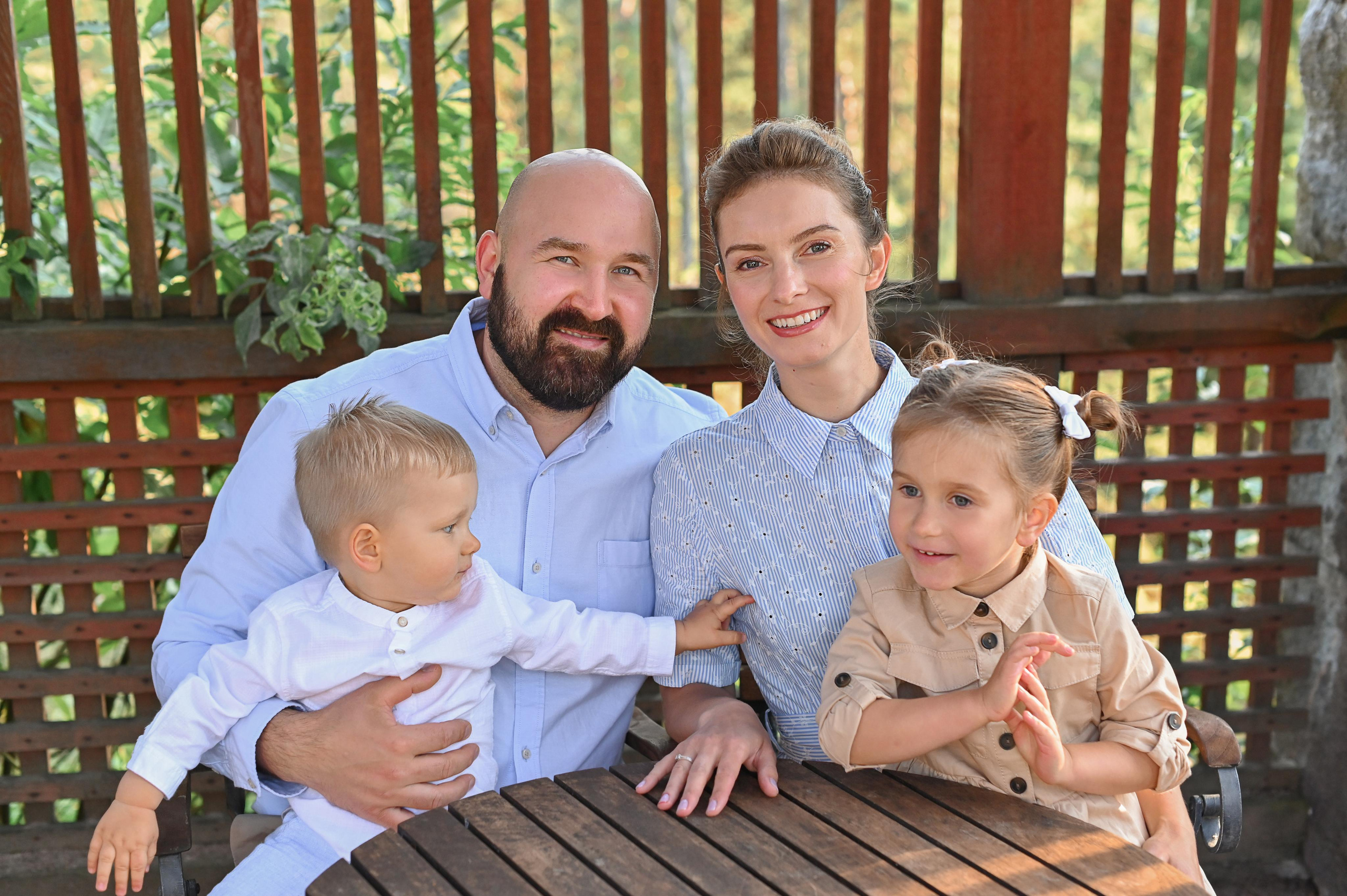 Семейная история в Kirkkonummi. Детский и семейный фотограф в финляндии дина пулкка. контент фотограф