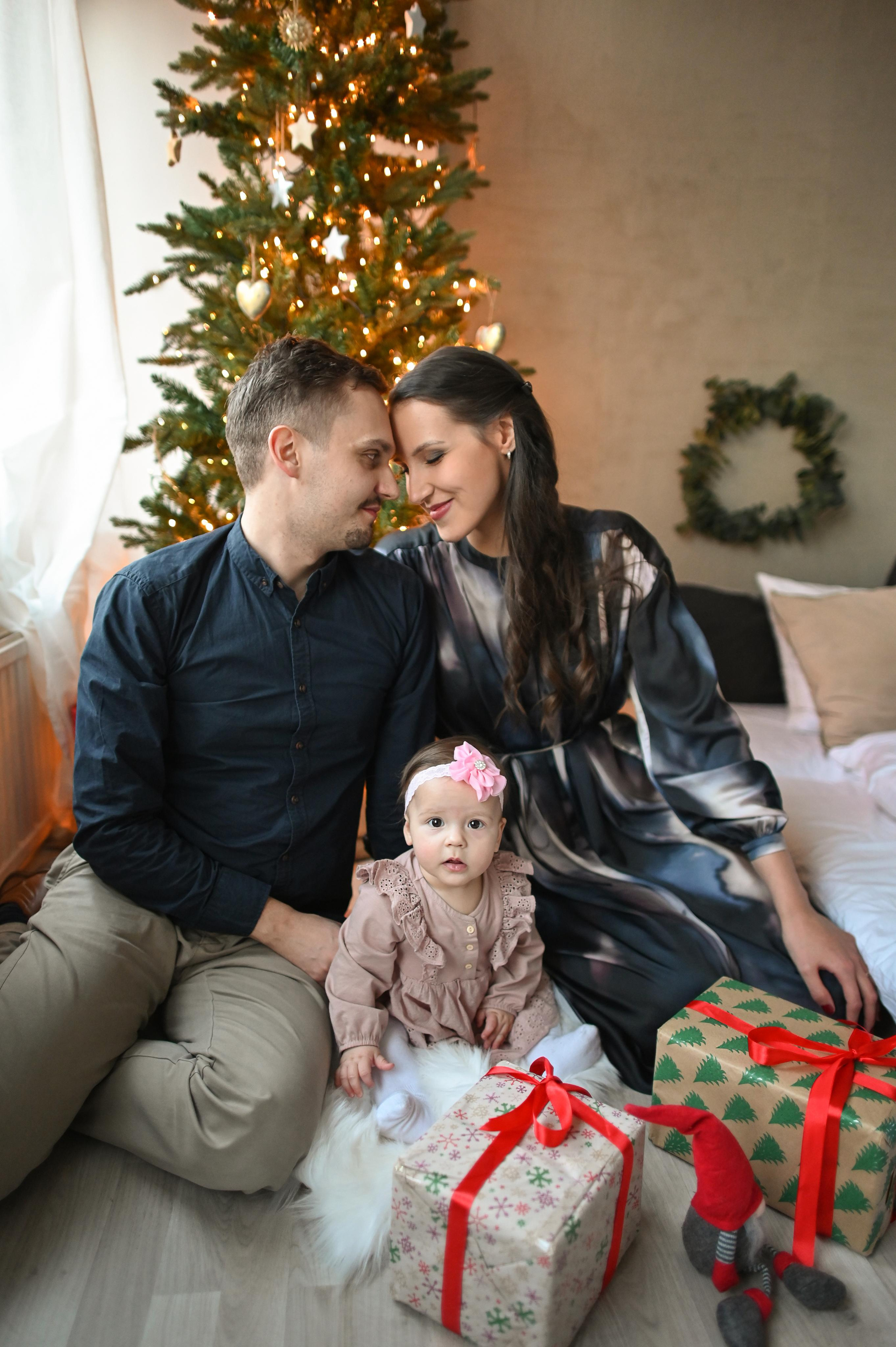 Первая рождественская съемка малышки. Детский и семейный фотограф в финляндии дина пулкка. контент фотограф