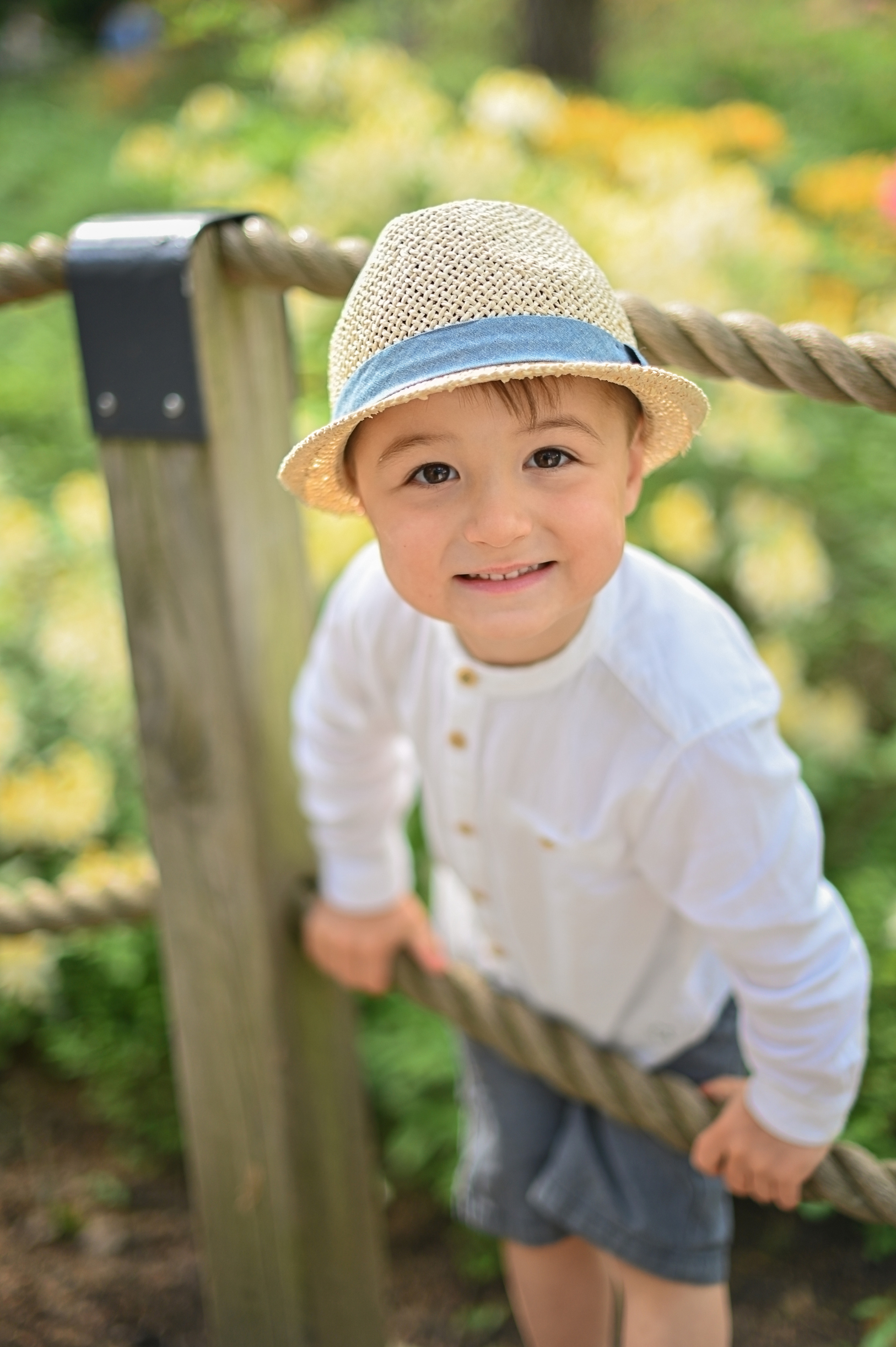 Семья в парке Рододендронов. Детский и семейный фотограф в финляндии дина пулкка. контент фотограф