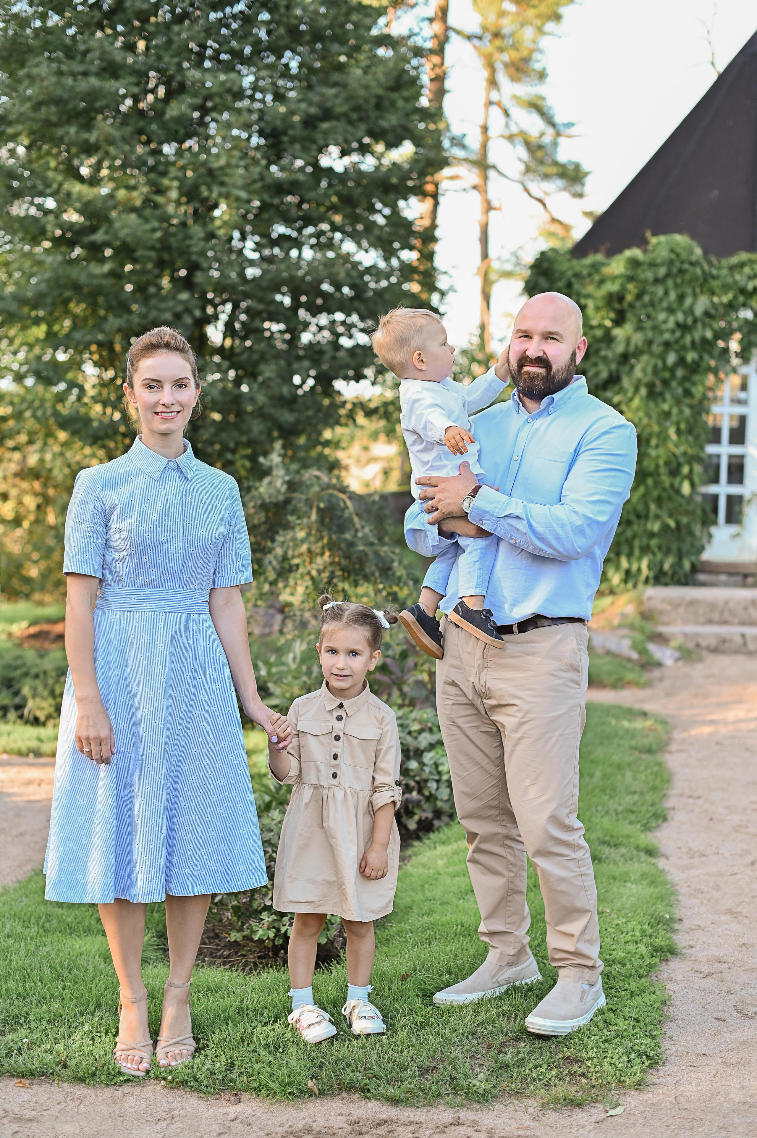 Семейная история в Kirkkonummi. Детский и семейный фотограф в финляндии дина пулкка. контент фотограф