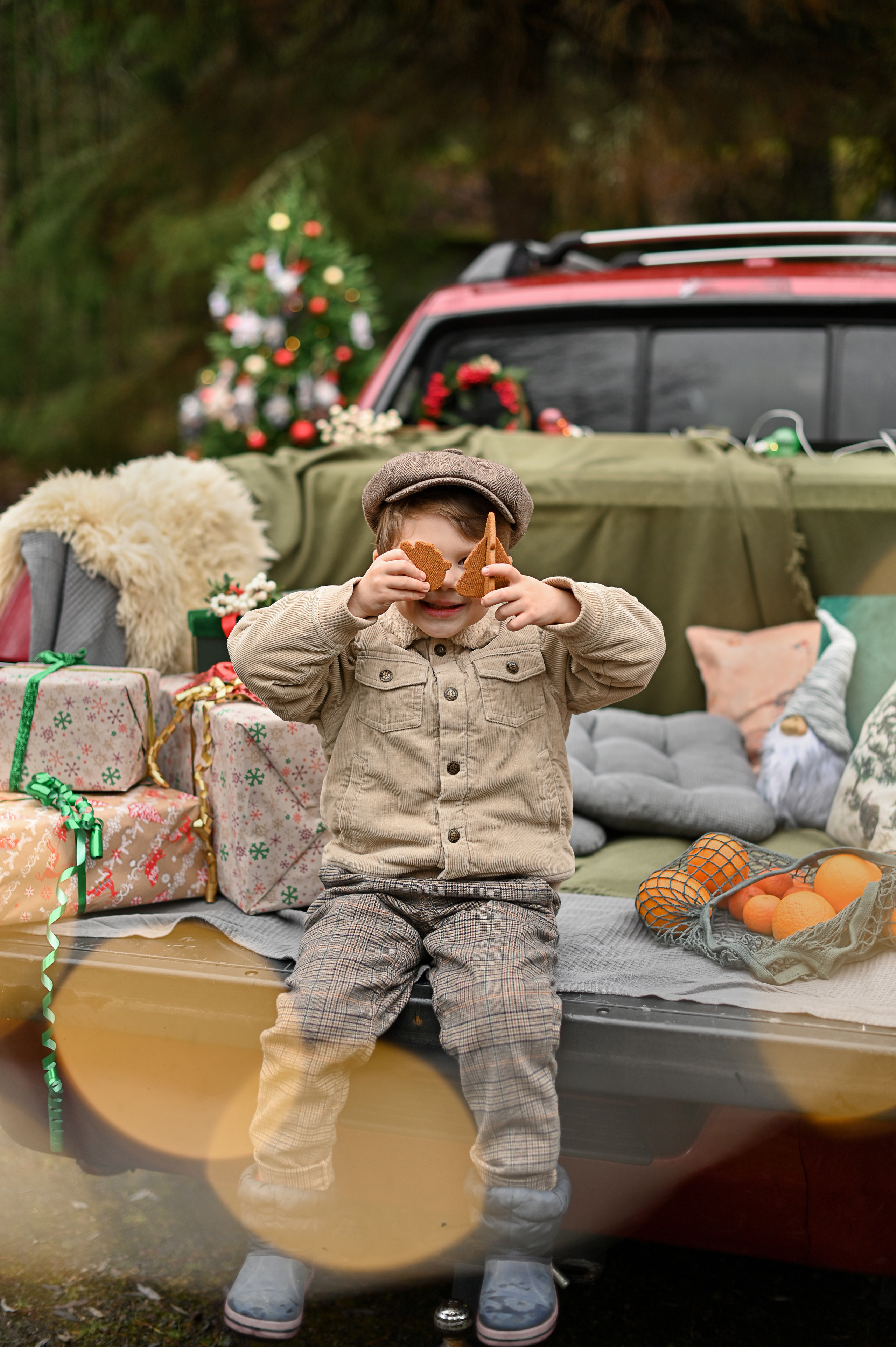 Новогодний фотодень с машиной. Детский и семейный фотограф в финляндии дина пулкка. контент фотограф