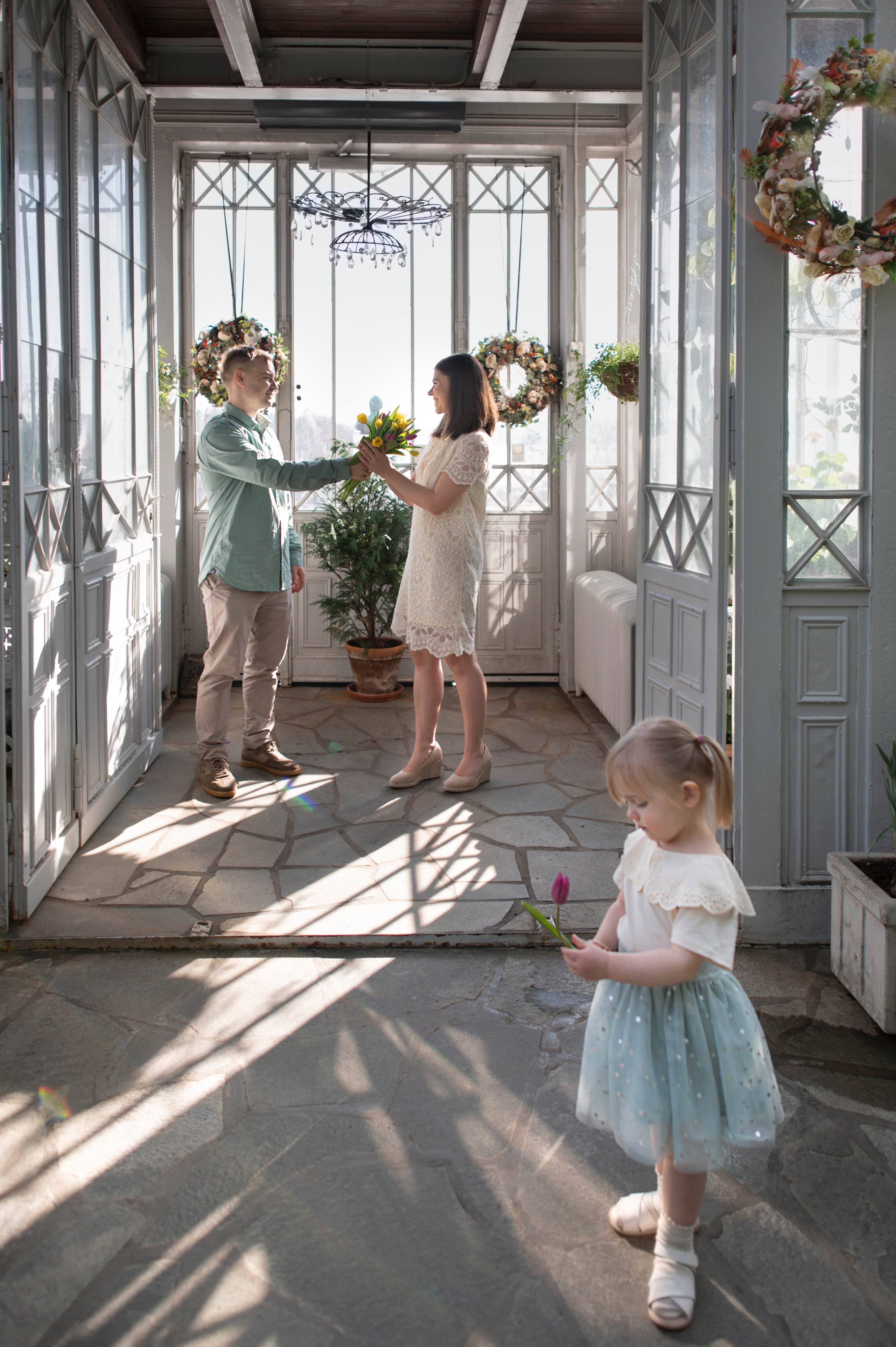Семейная съемка в оранжерее. Детский и семейный фотограф в финляндии дина пулкка. контент фотограф