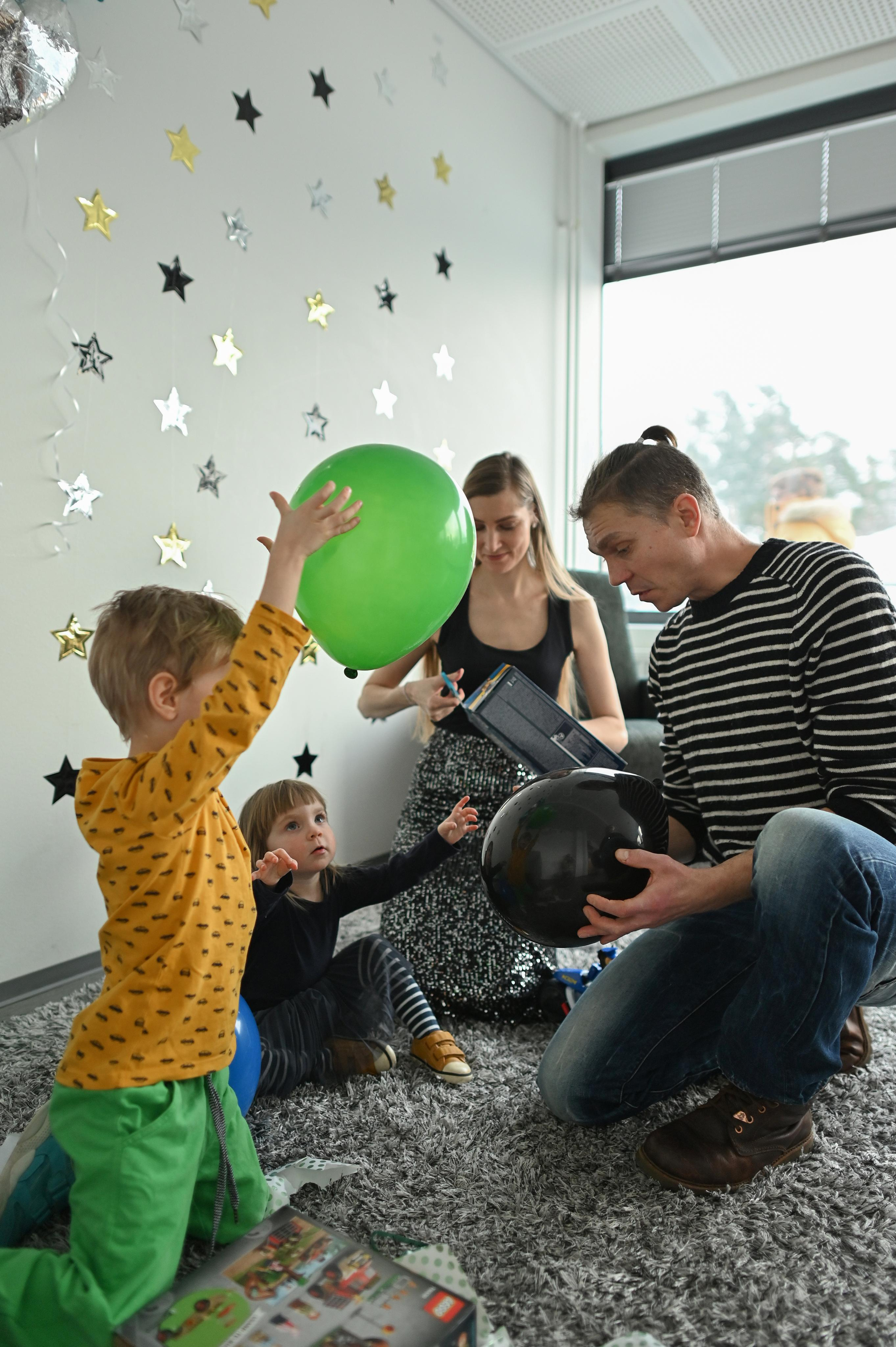 Лео 4 года. Праздник в kerhohuone. Детский и семейный фотограф в финляндии дина пулкка. контент фотограф