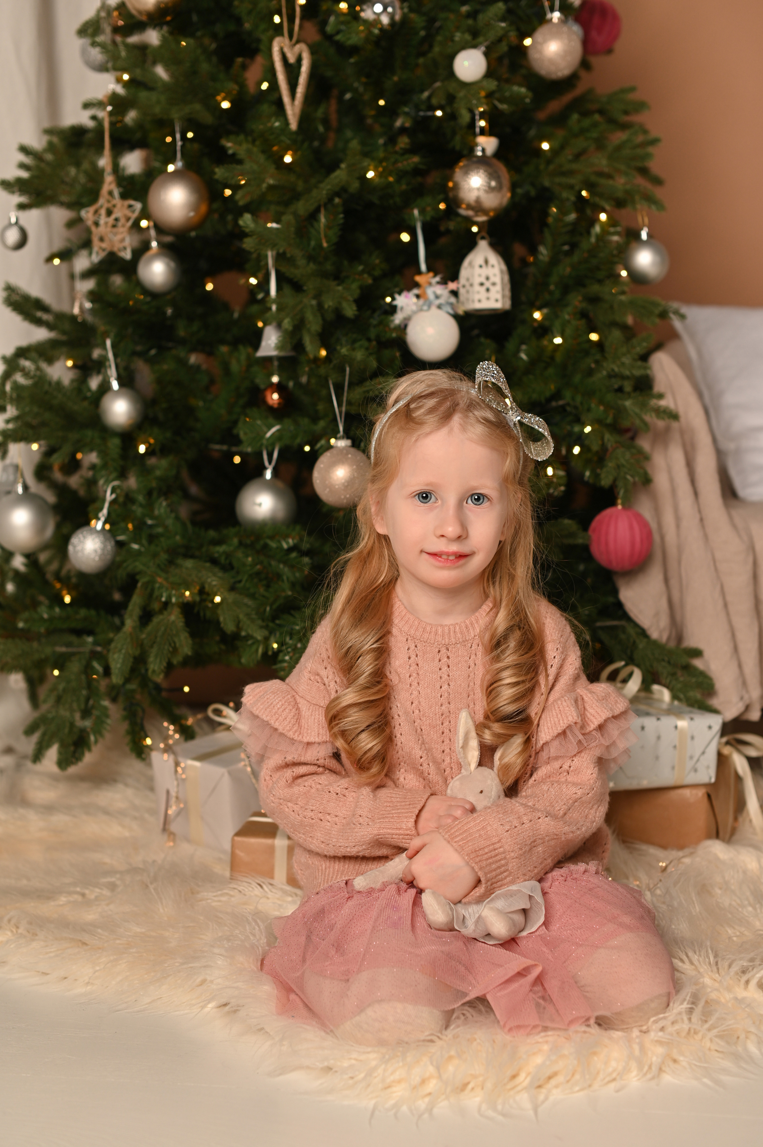 Юлия и Макс в студии. Детский и семейный фотограф в финляндии дина пулкка. контент фотограф