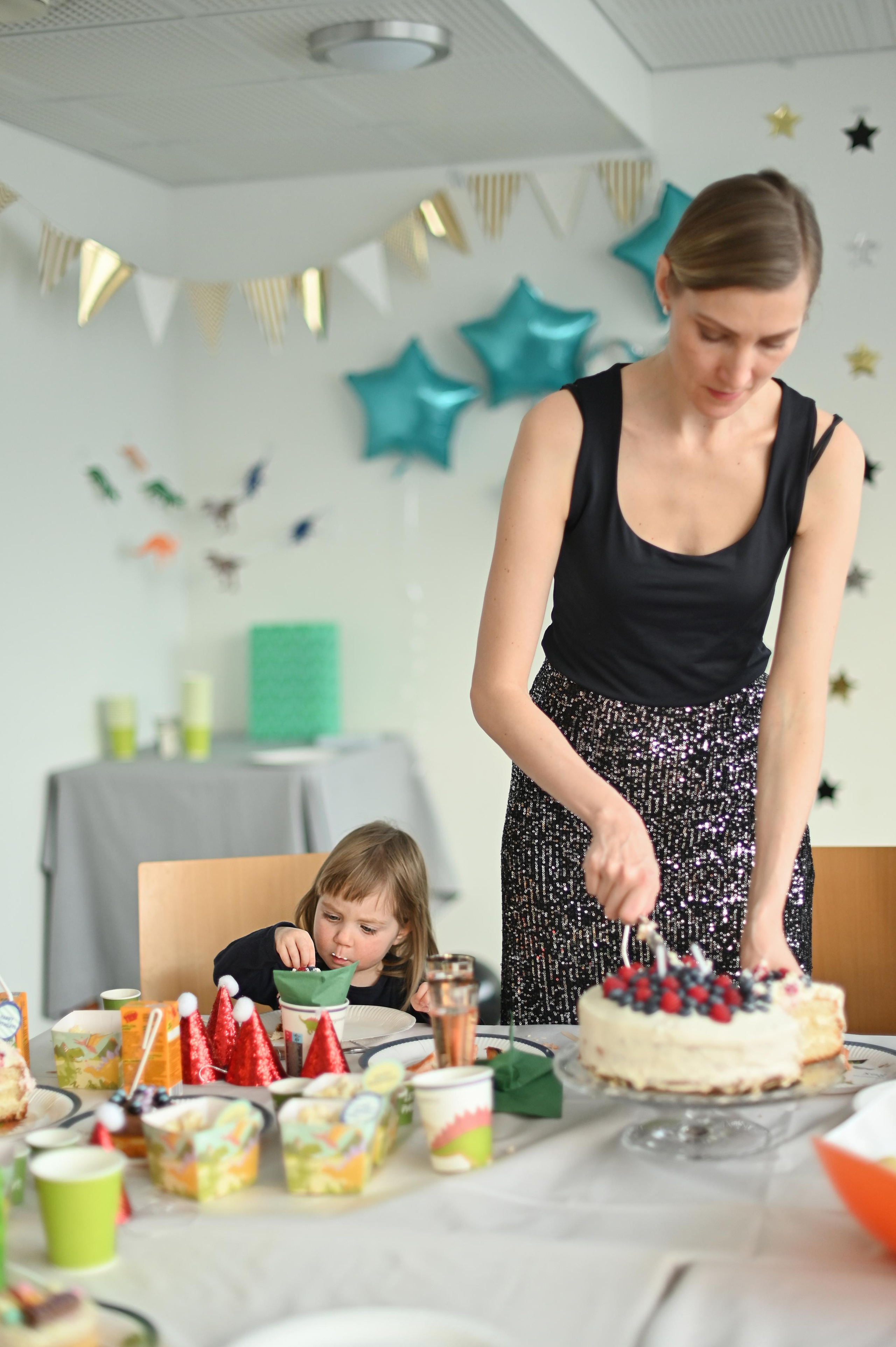 Лео 4 года. Праздник в kerhohuone. Детский и семейный фотограф в финляндии дина пулкка. контент фотограф