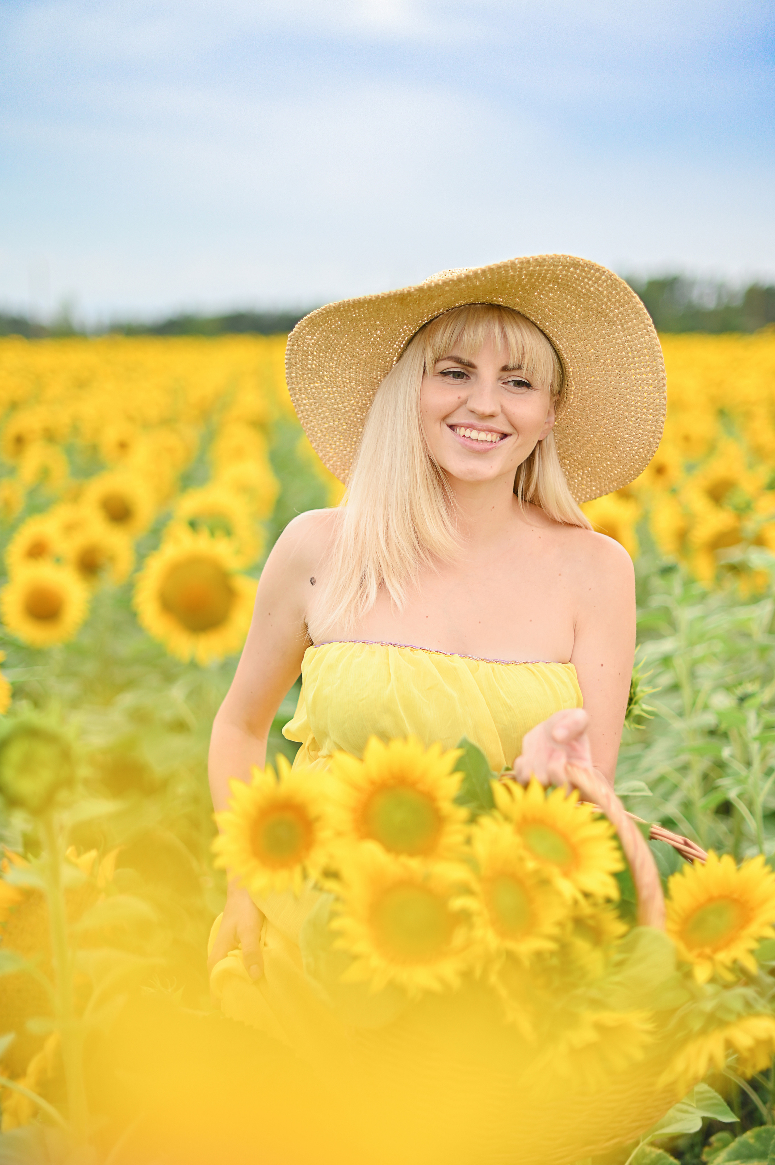 Юлия, дети и подсолнухи. Детский и семейный фотограф в финляндии дина пулкка. контент фотограф