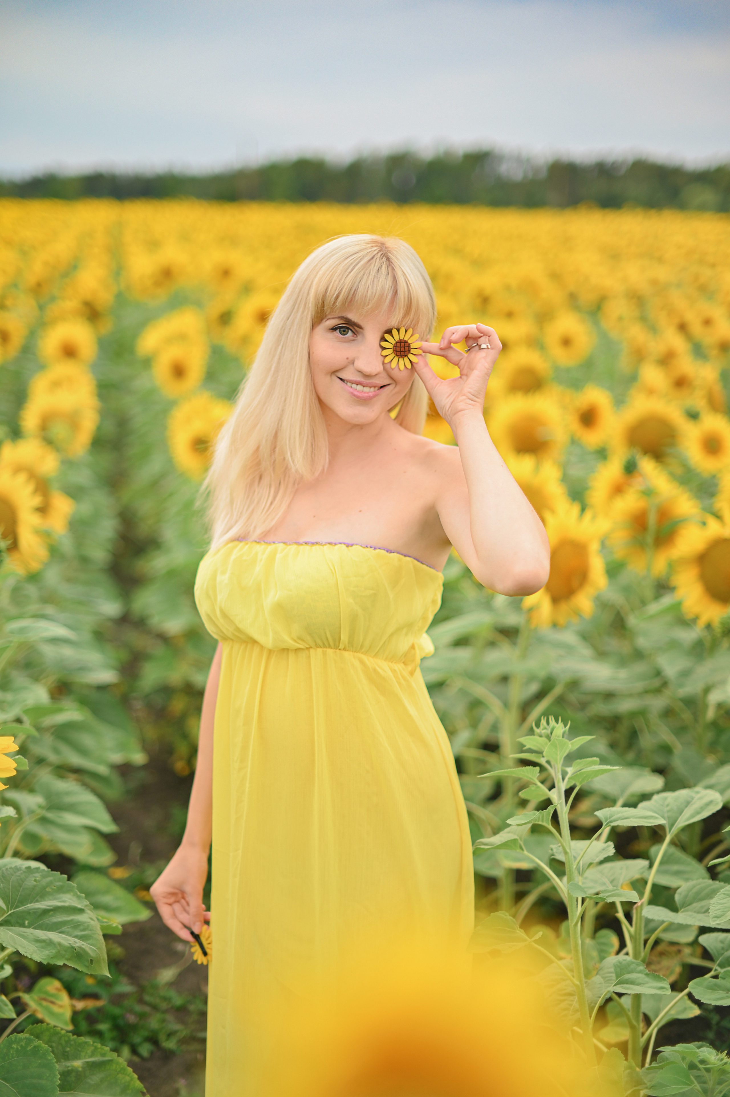 Юлия, дети и подсолнухи. Детский и семейный фотограф в финляндии дина пулкка. контент фотограф