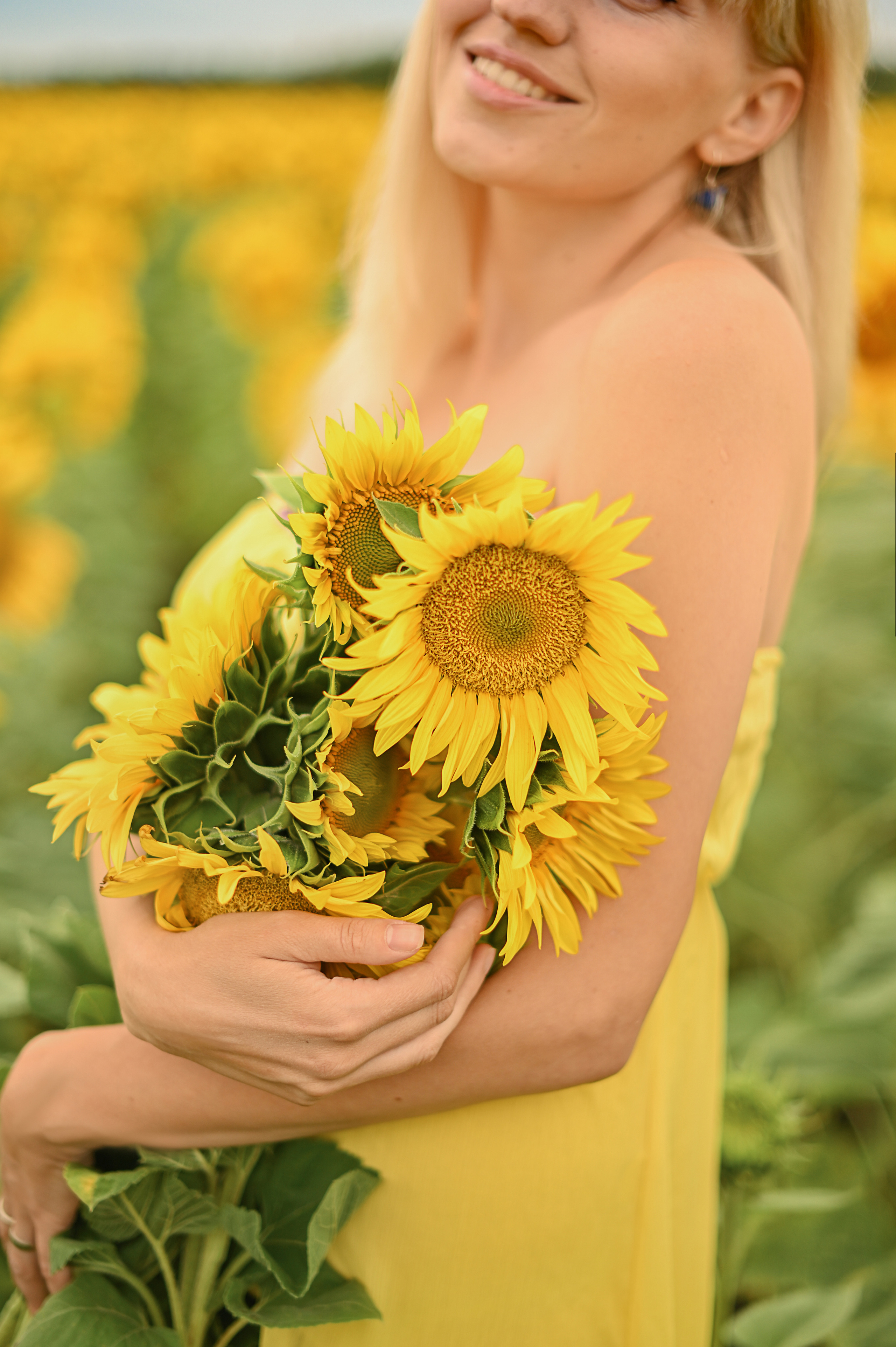 Юлия, дети и подсолнухи. Детский и семейный фотограф в финляндии дина пулкка. контент фотограф