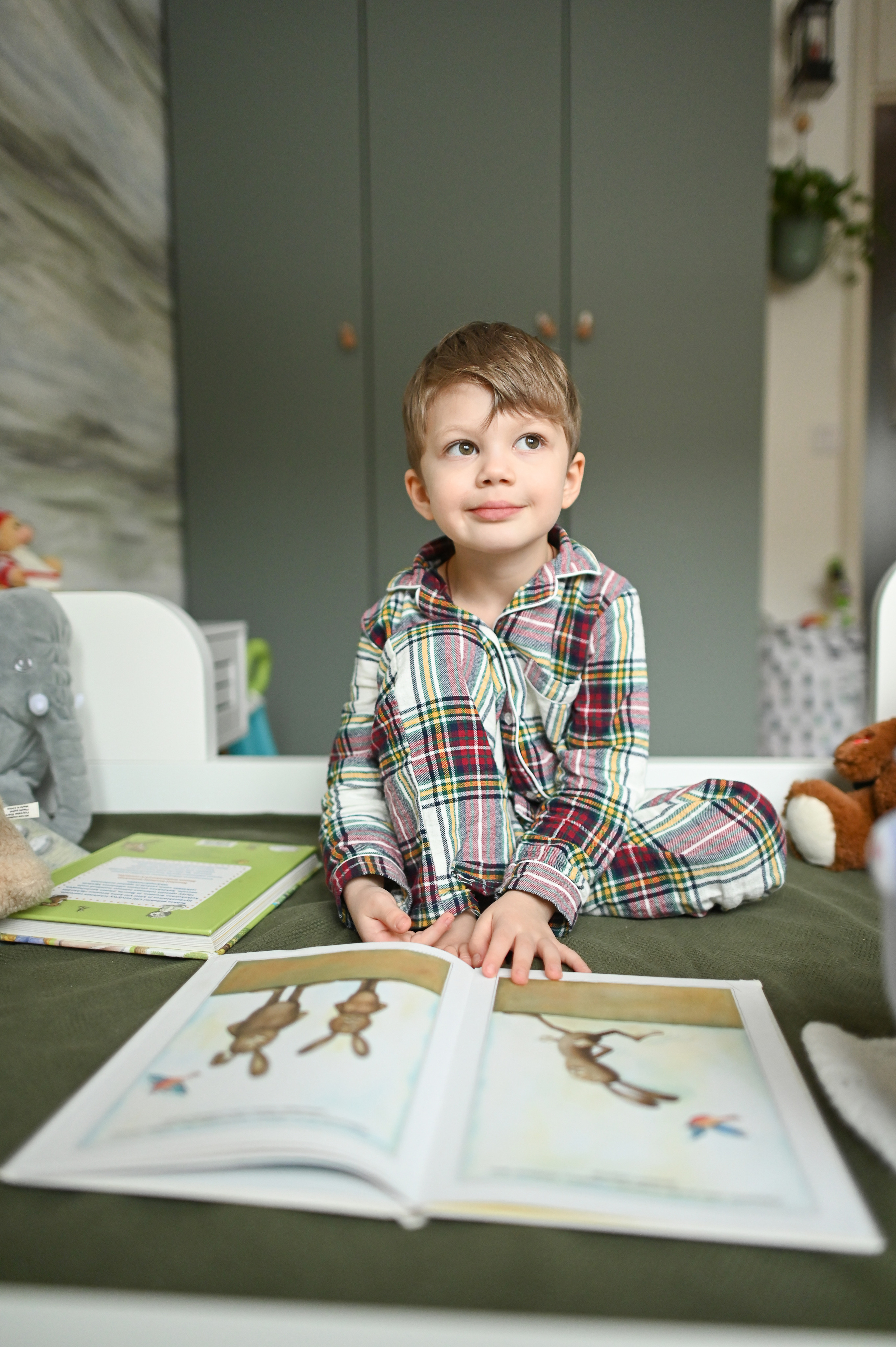 Братья встречают Рождество. Детский и семейный фотограф в финляндии дина пулкка. контент фотограф