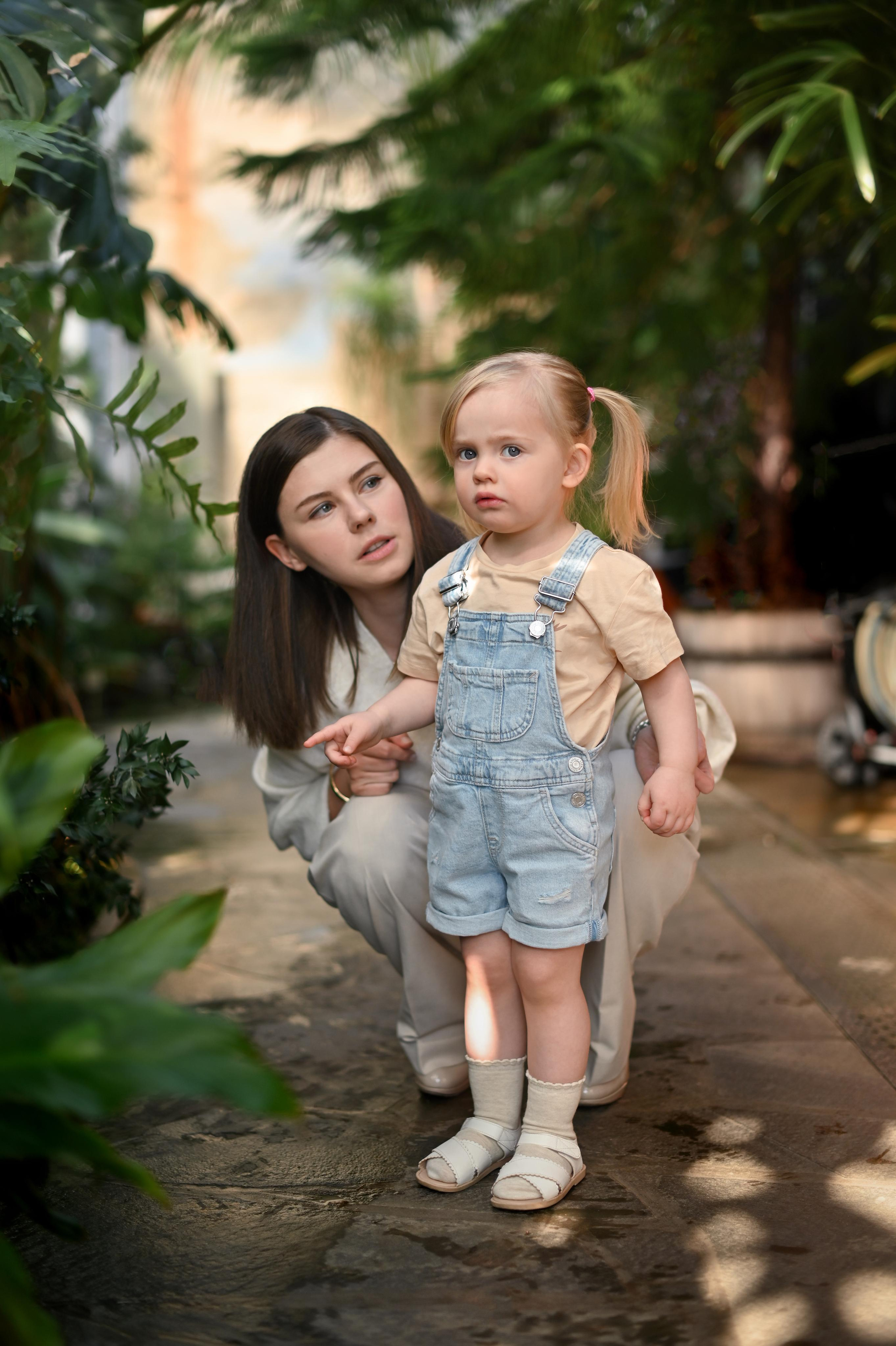 Семейная съемка в оранжерее. Детский и семейный фотограф в финляндии дина пулкка. контент фотограф