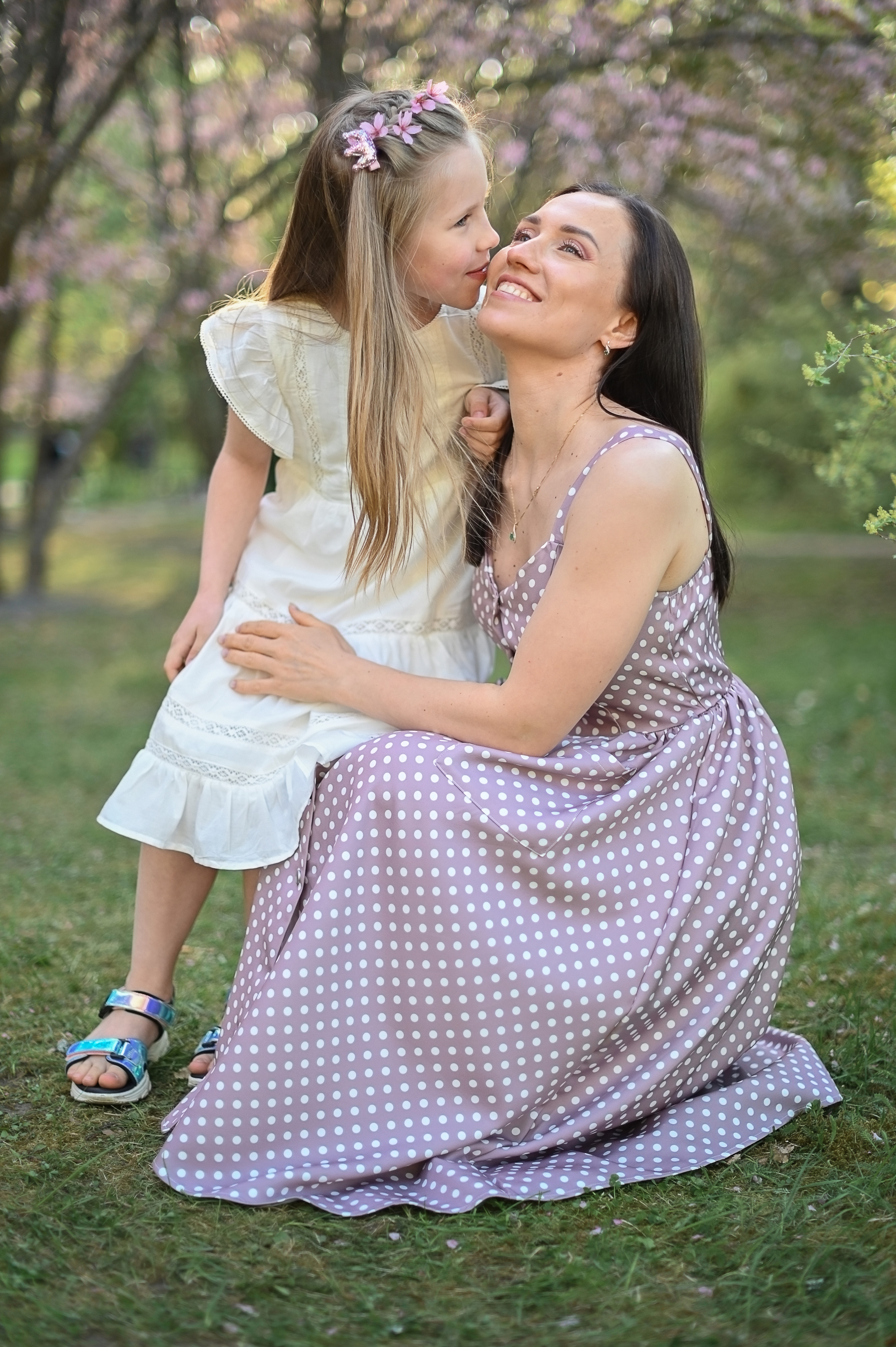 Цветение сакуры. Мама и дочь. Детский и семейный фотограф в финляндии дина пулкка. контент фотограф