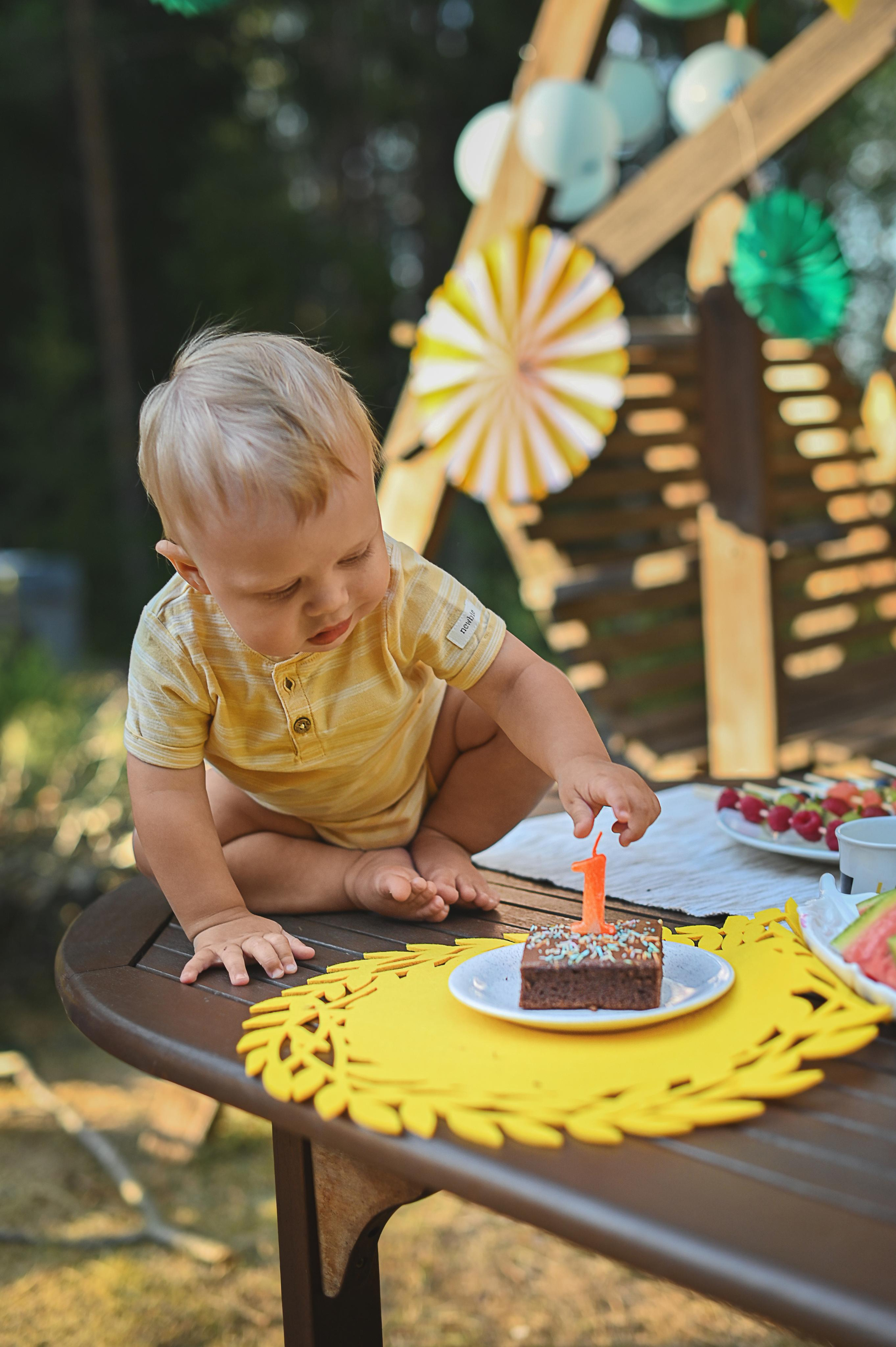 Первый годик на даче. Детский и семейный фотограф в финляндии дина пулкка. контент фотограф
