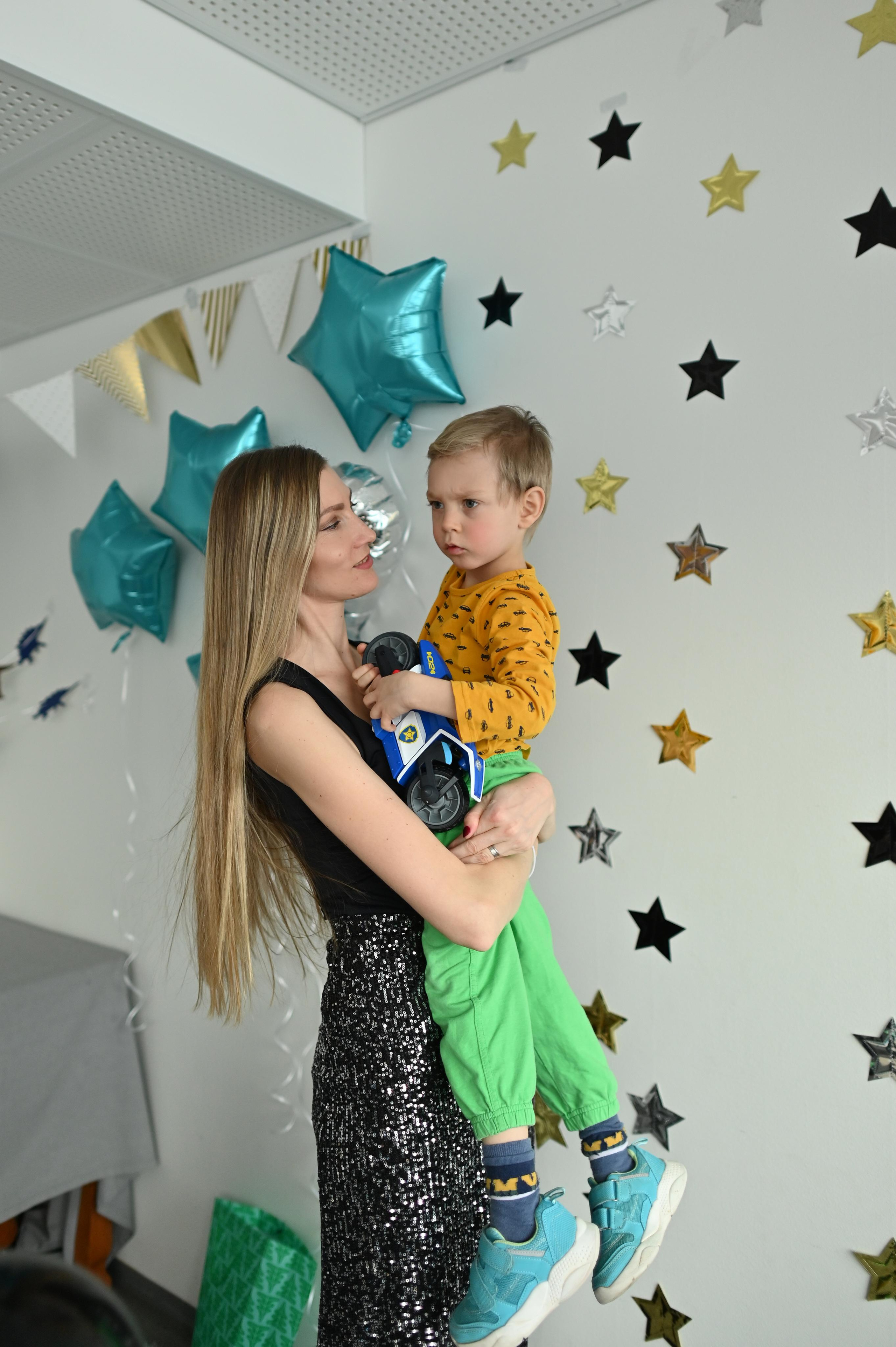 Лео 4 года. Праздник в kerhohuone. Детский и семейный фотограф в финляндии дина пулкка. контент фотограф