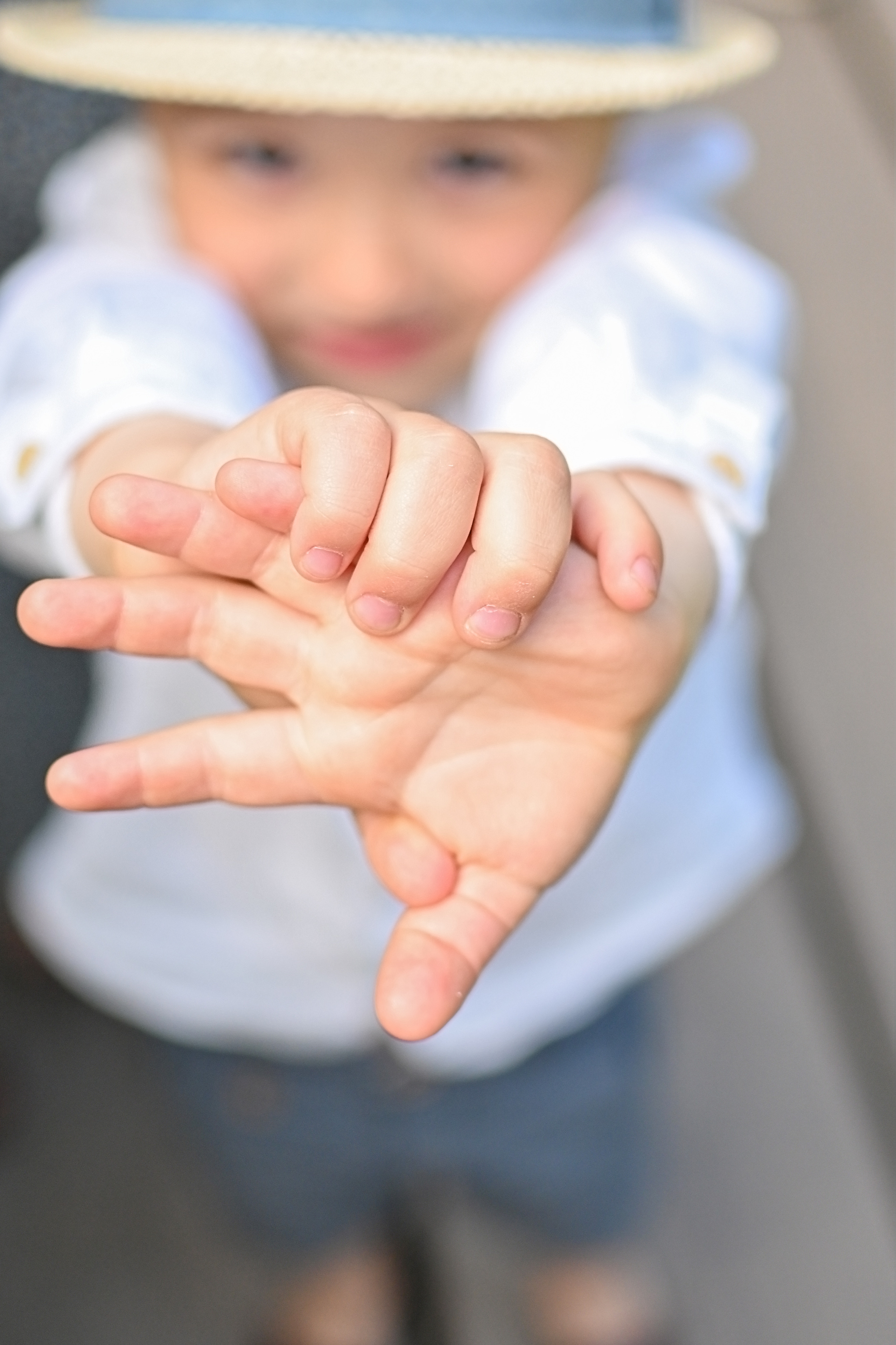 Семья в парке Рододендронов. Детский и семейный фотограф в финляндии дина пулкка. контент фотограф