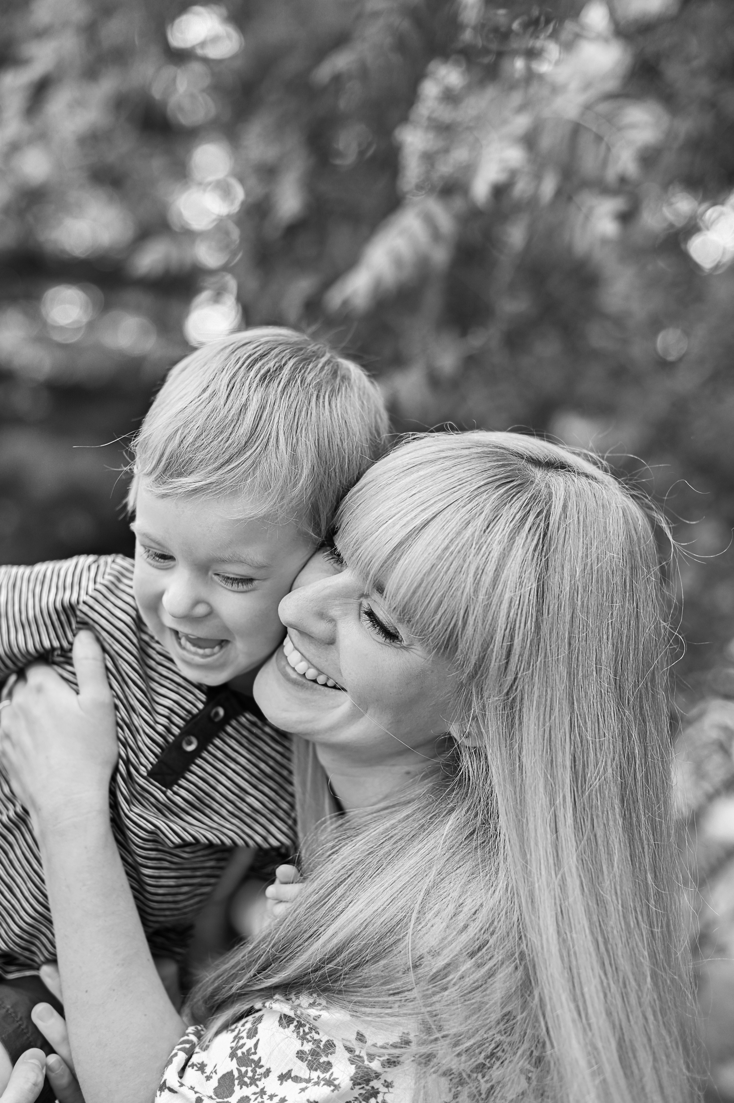 Семья в Koiramäen Pajutalli. Детский и семейный фотограф в финляндии дина пулкка. контент фотограф