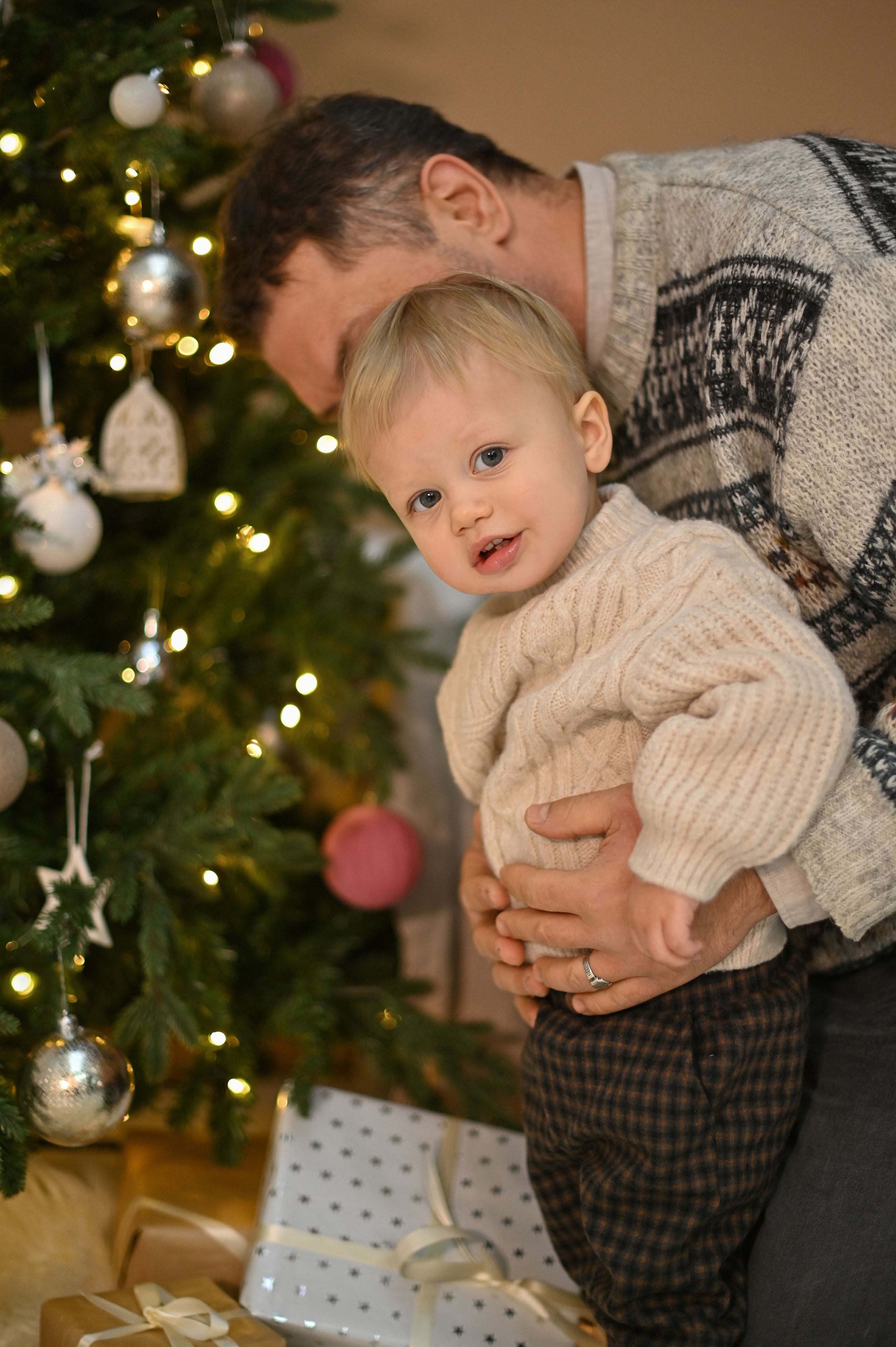 Дина с детьми в студии. Детский и семейный фотограф в финляндии дина пулкка. контент фотограф