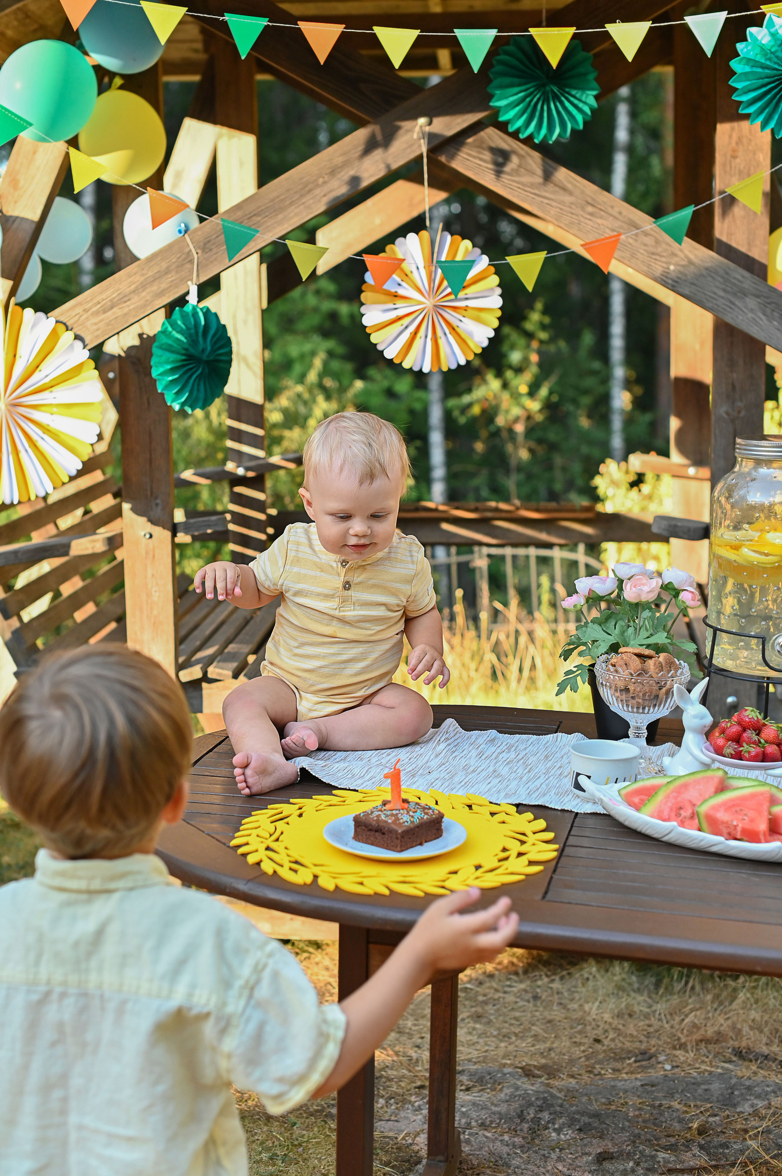 Первый годик на даче. Детский и семейный фотограф в финляндии дина пулкка. контент фотограф