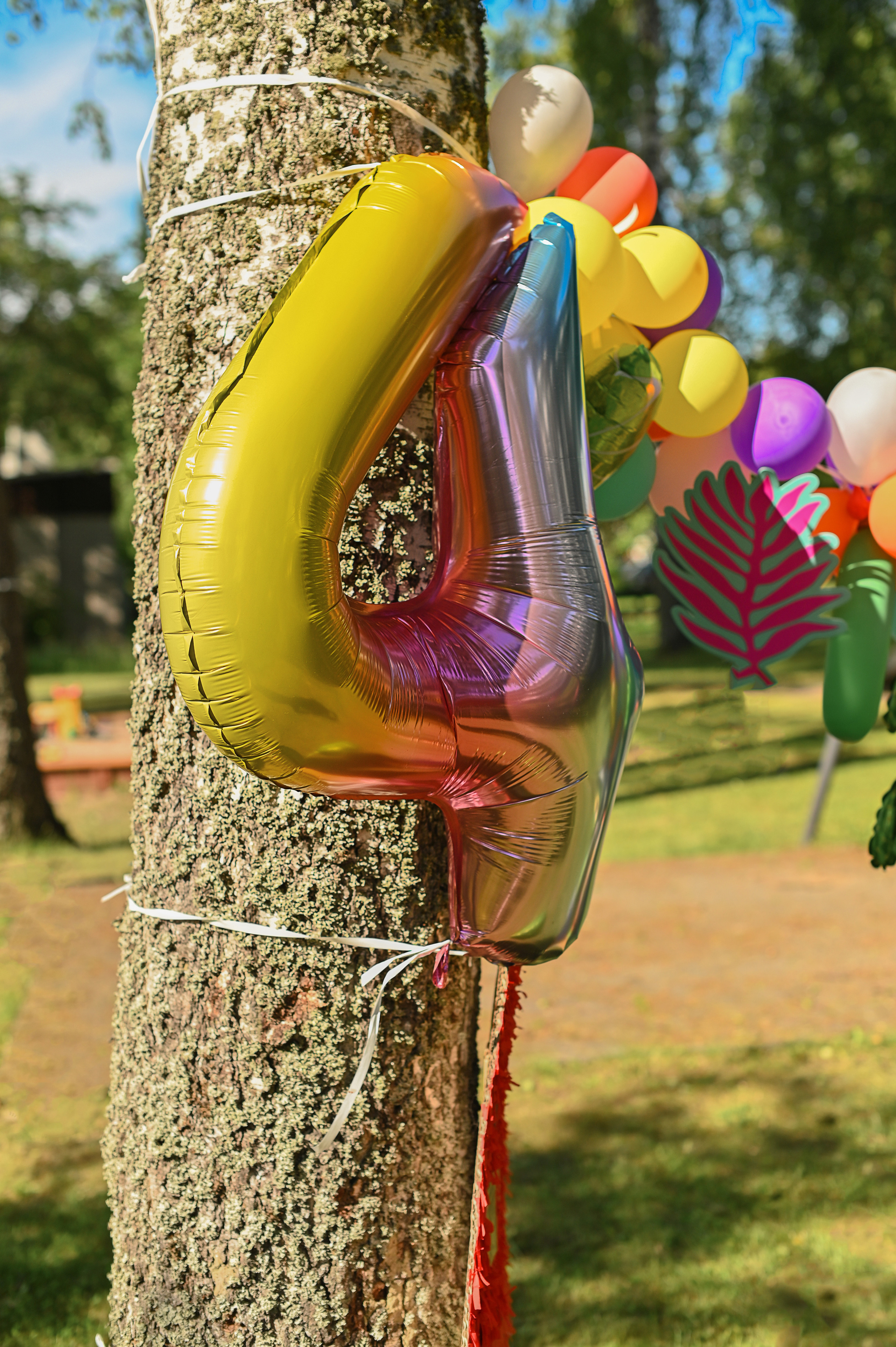 Адель 4 года. Гавайская вечеринка во дворе многоквартирного дома. Детский и семейный фотограф в финляндии дина пулкка. контент фотограф