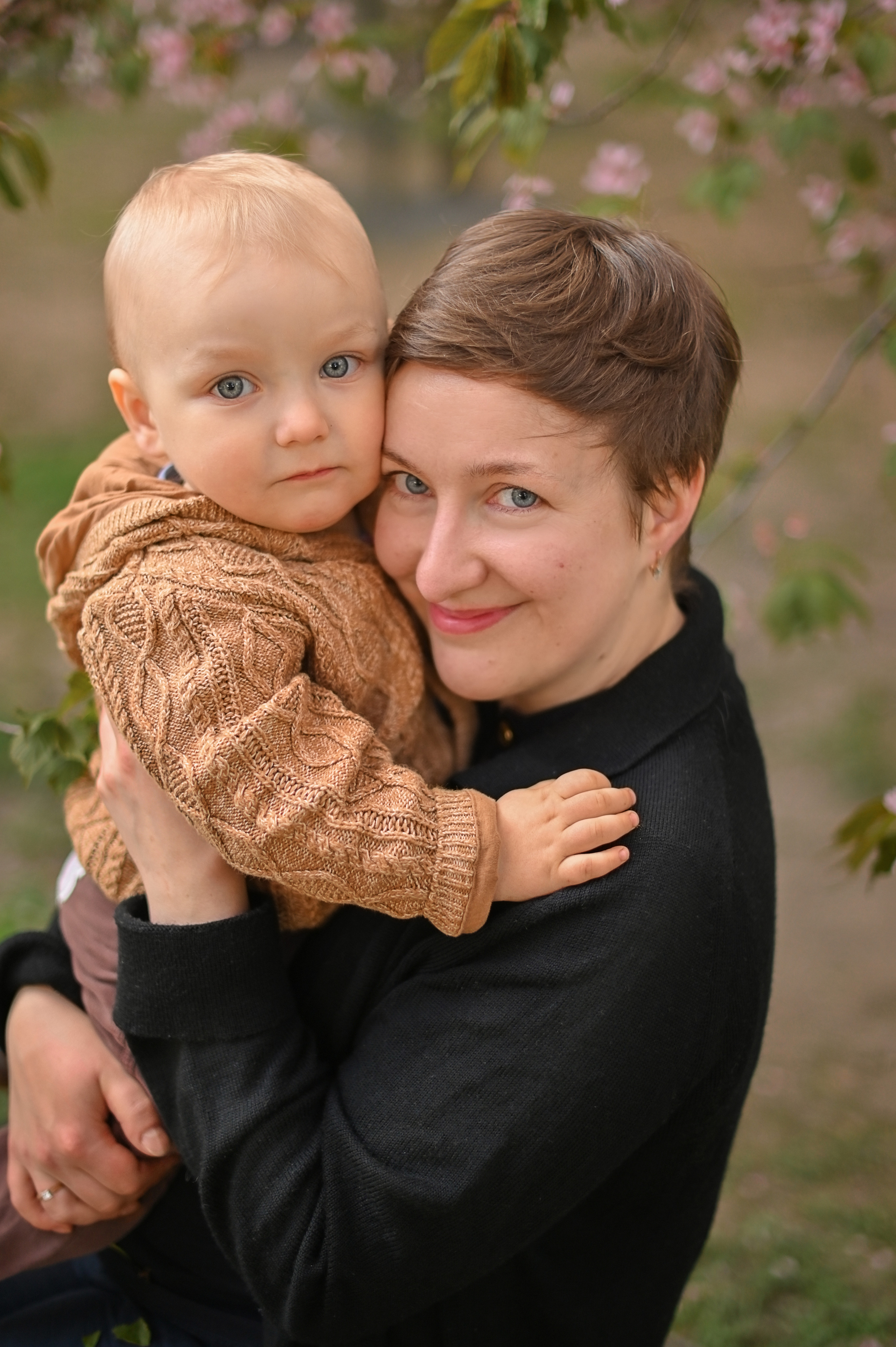 Сакура. Мама и сын. Детский и семейный фотограф в финляндии дина пулкка. контент фотограф