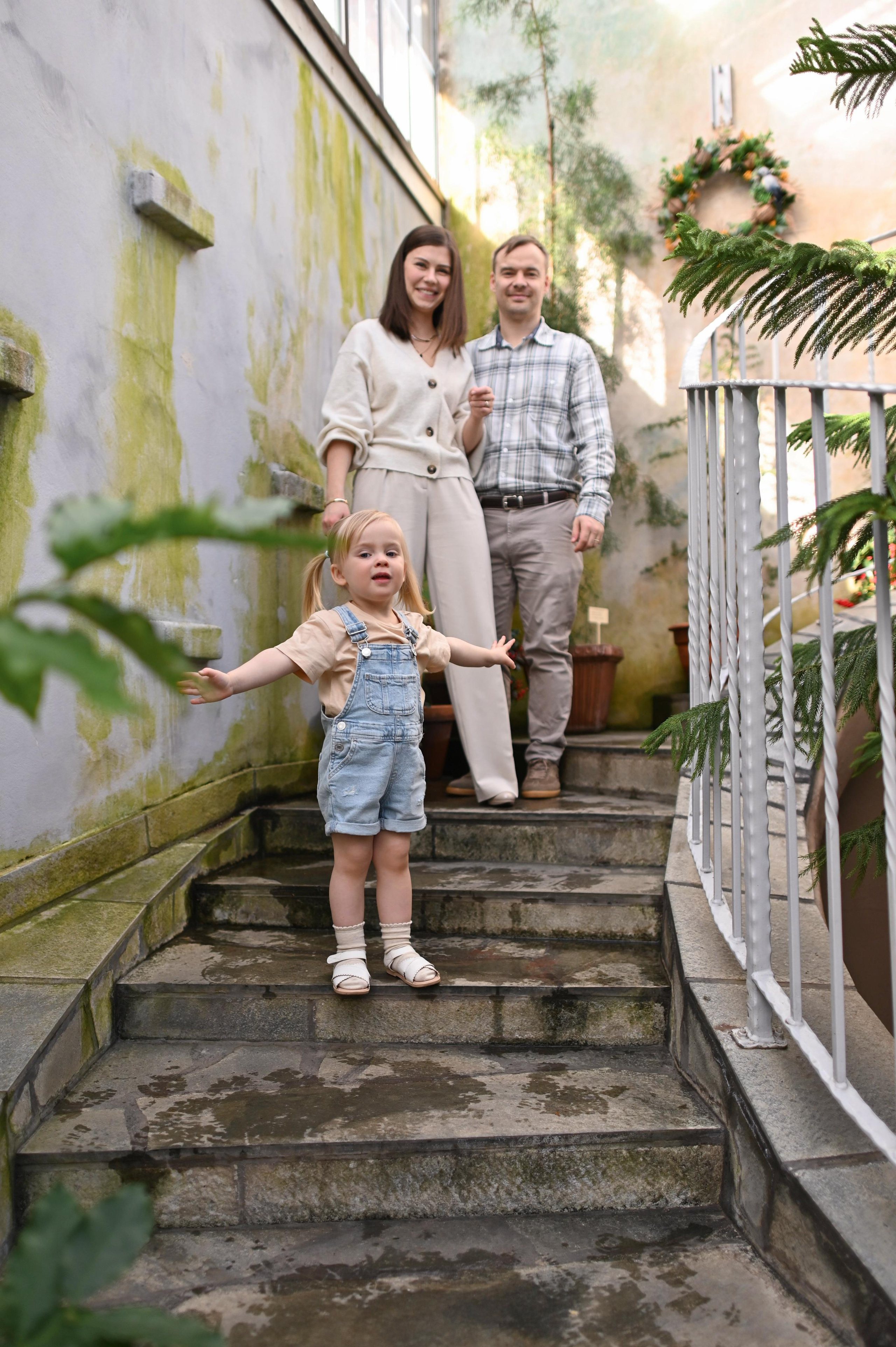 Семейная съемка в оранжерее. Детский и семейный фотограф в финляндии дина пулкка. контент фотограф