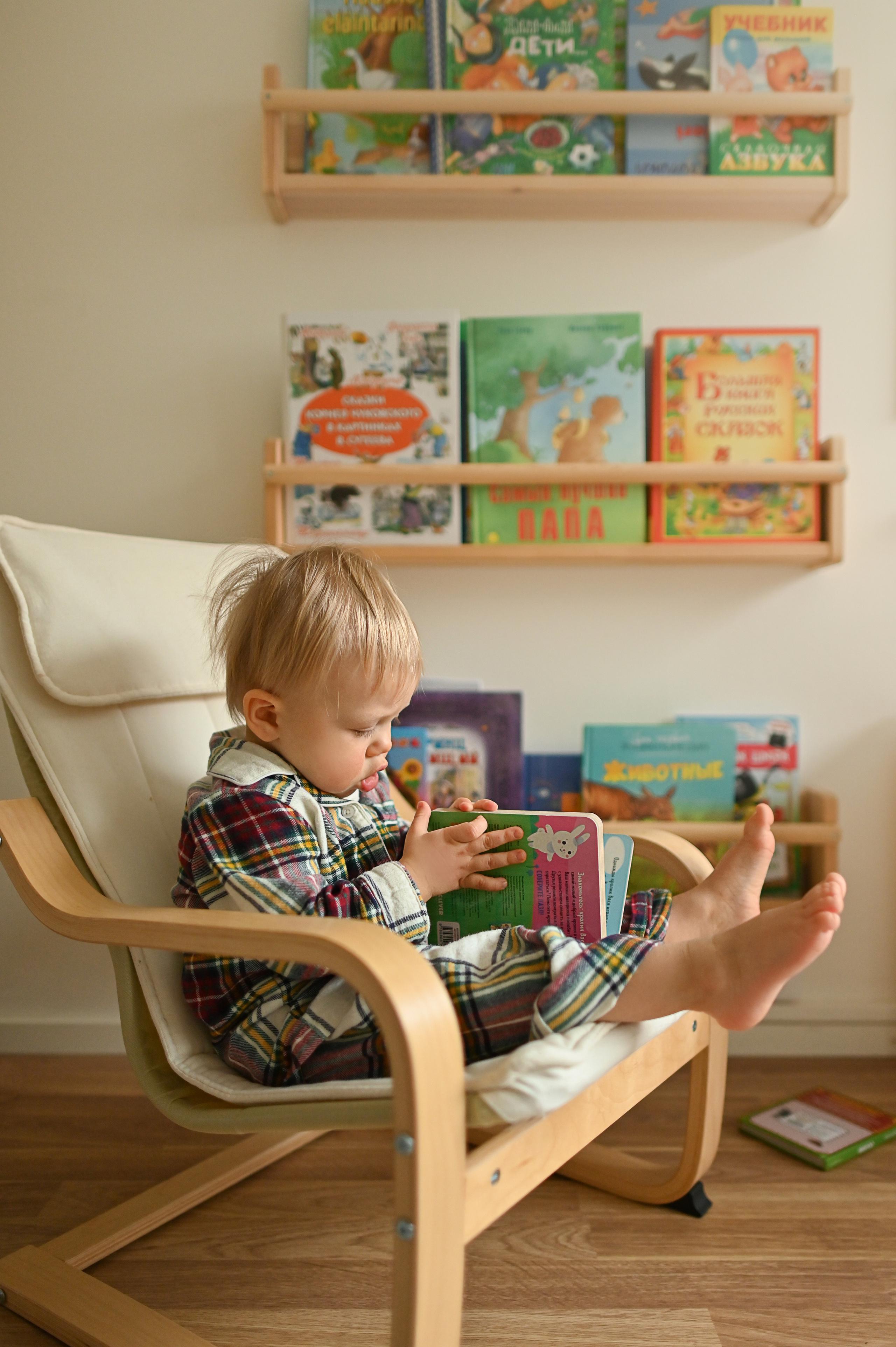 Братья встречают Рождество. Детский и семейный фотограф в финляндии дина пулкка. контент фотограф