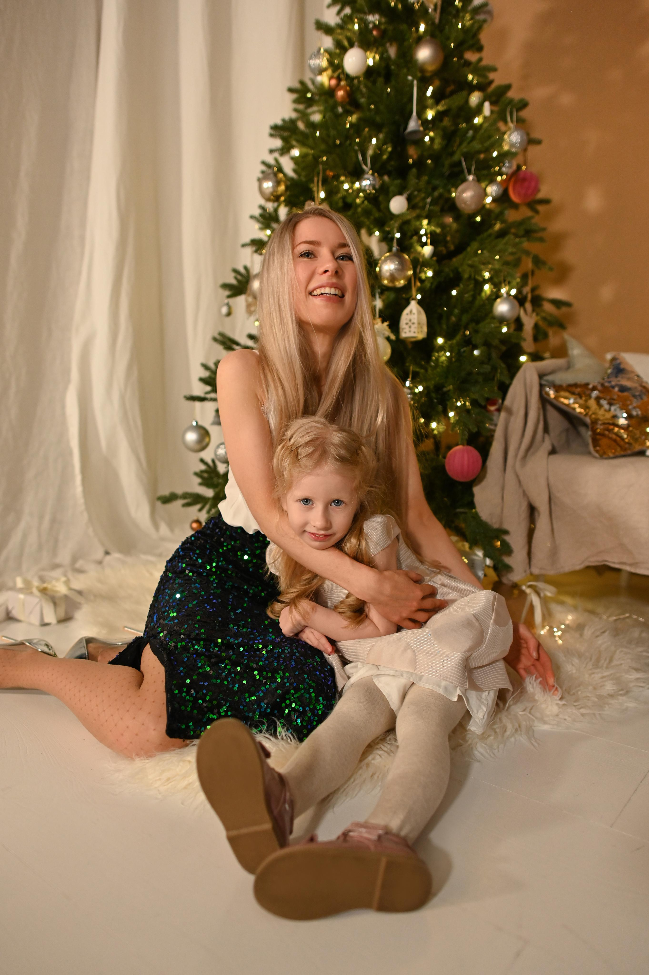 Юлия и Макс в студии. Детский и семейный фотограф в финляндии дина пулкка. контент фотограф