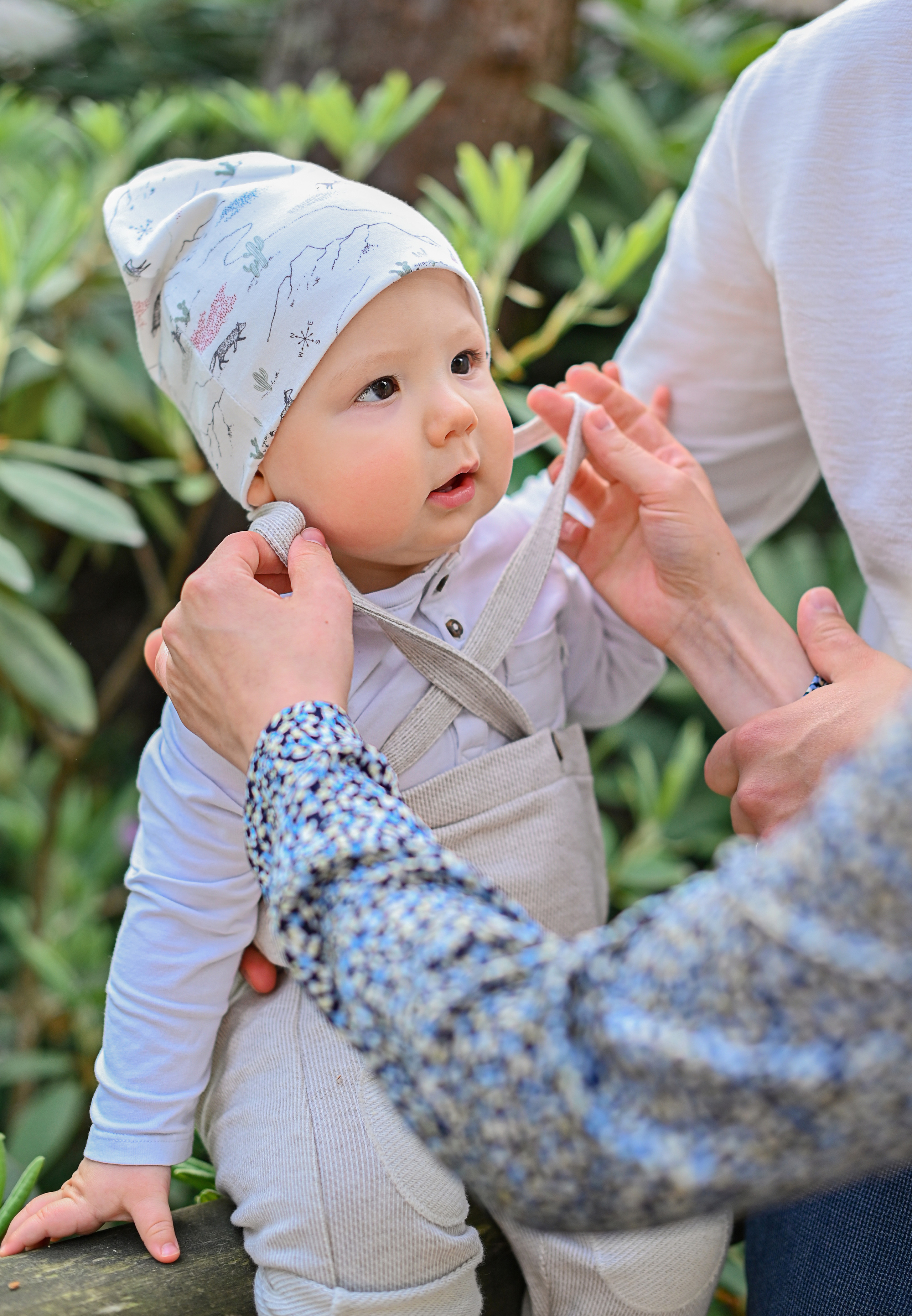 Семья в парке Рододендронов. Детский и семейный фотограф в финляндии дина пулкка. контент фотограф