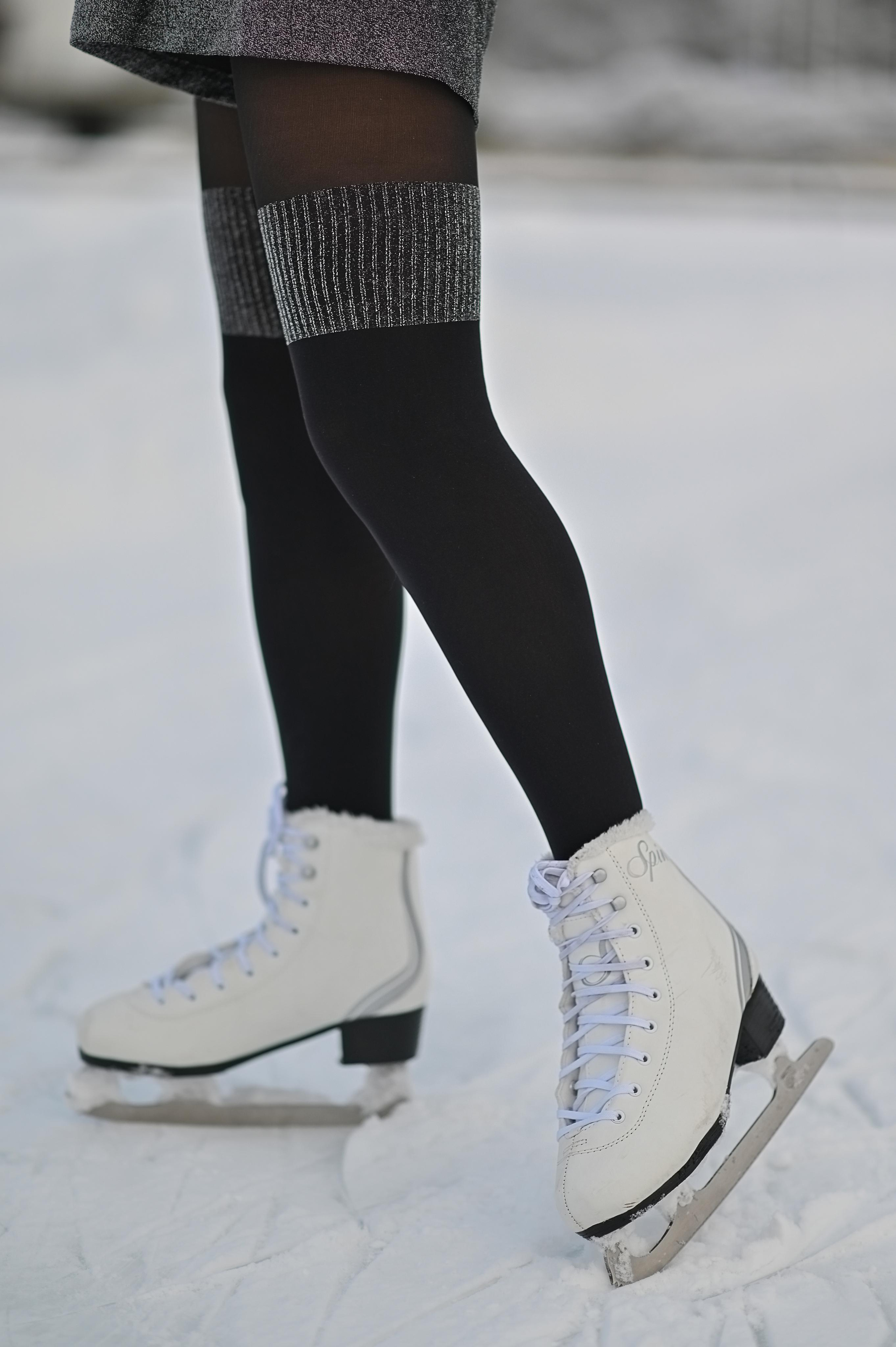 Съемка на катке. Детский и семейный фотограф в финляндии дина пулкка. контент фотограф