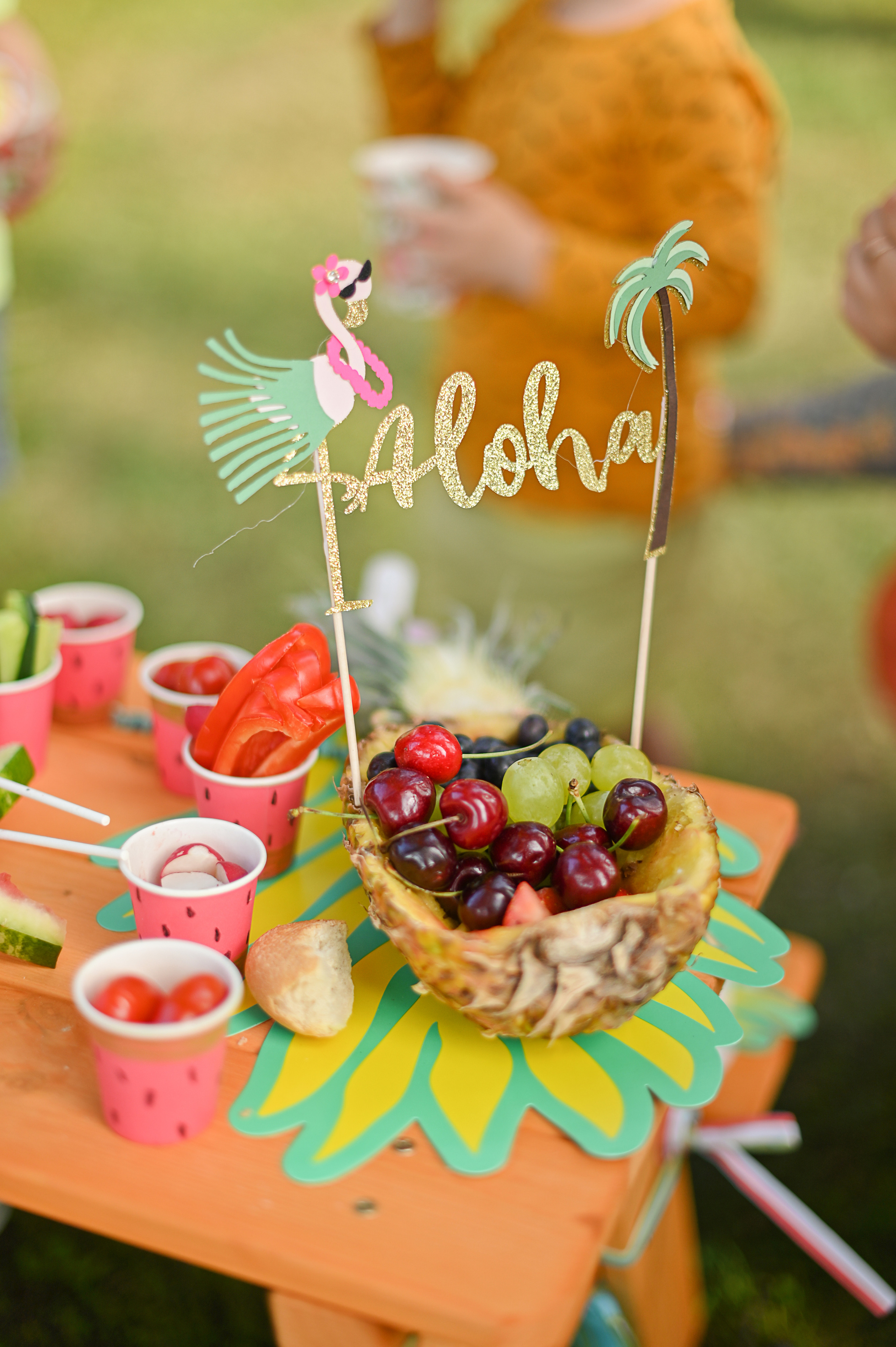 Адель 4 года. Гавайская вечеринка во дворе многоквартирного дома. Детский и семейный фотограф в финляндии дина пулкка. контент фотограф