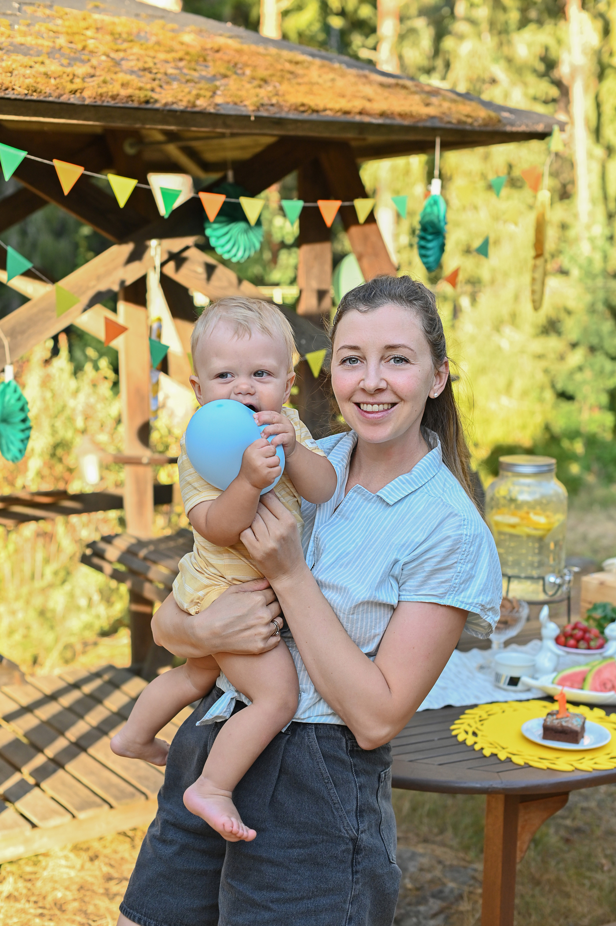 Первый годик на даче. Детский и семейный фотограф в финляндии дина пулкка. контент фотограф