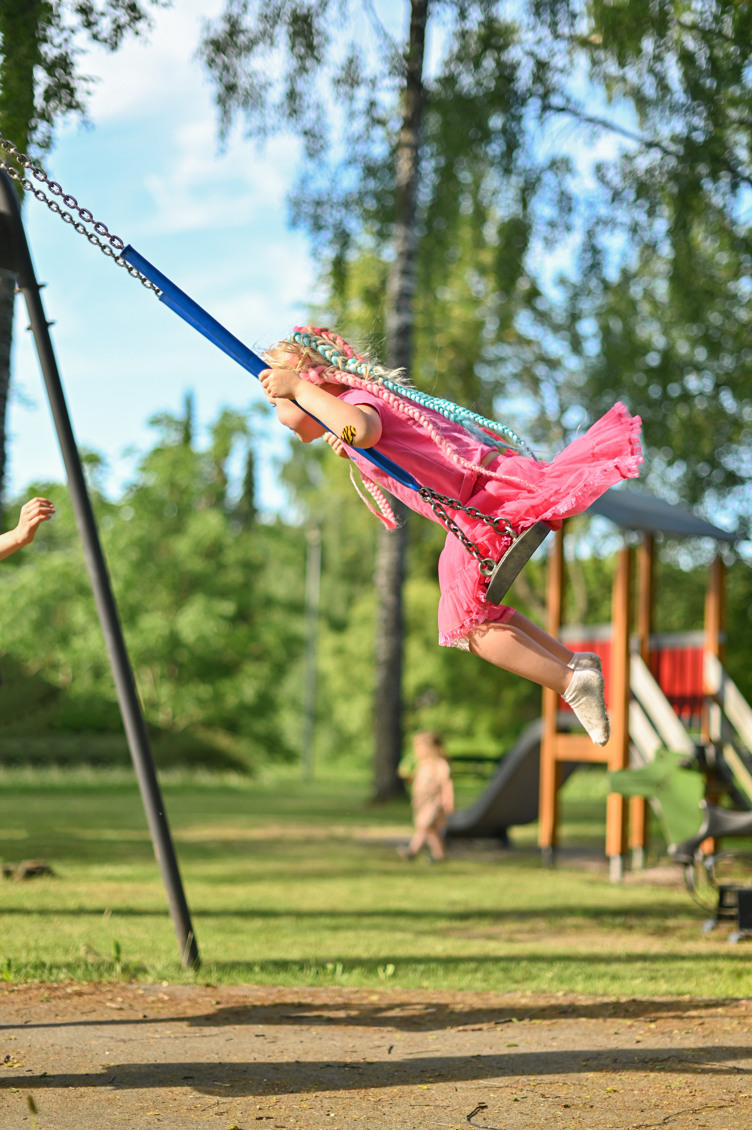 Адель 4 года. Гавайская вечеринка во дворе многоквартирного дома. Детский и семейный фотограф в финляндии дина пулкка. контент фотограф